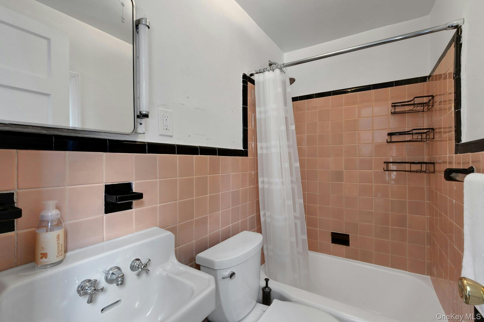 61 Crows Nest Road, Unit 6 photo 9