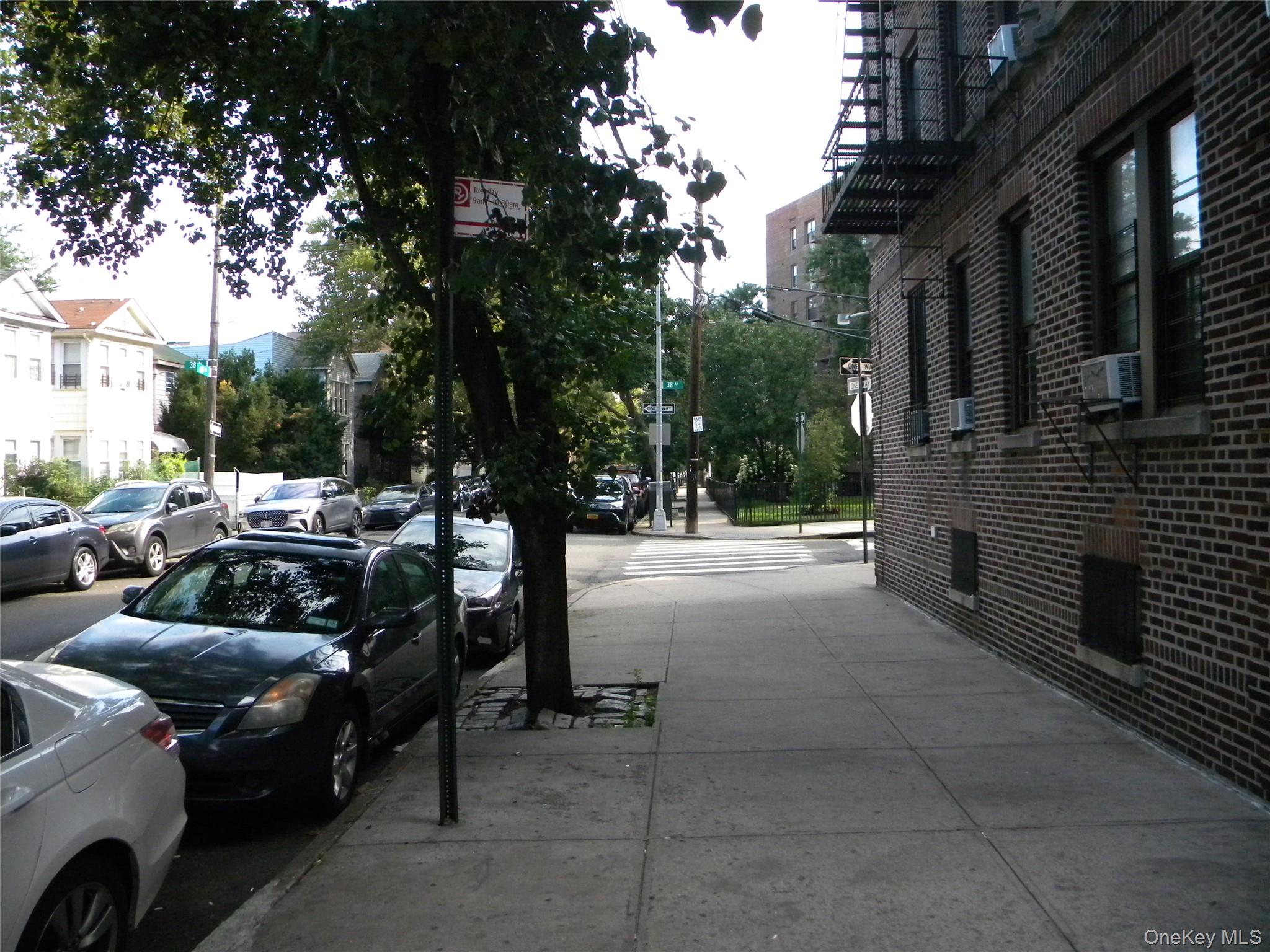 38-05 65 Street, Unit 1H photo 5