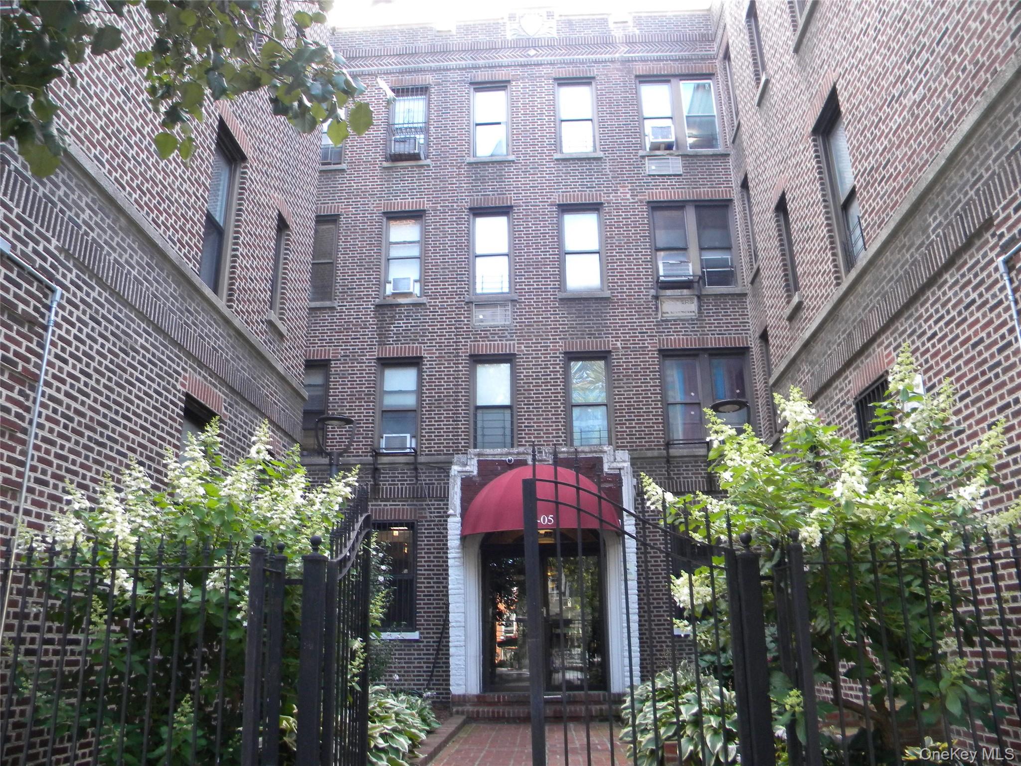 38-05 65 Street, Unit 1H photo 4