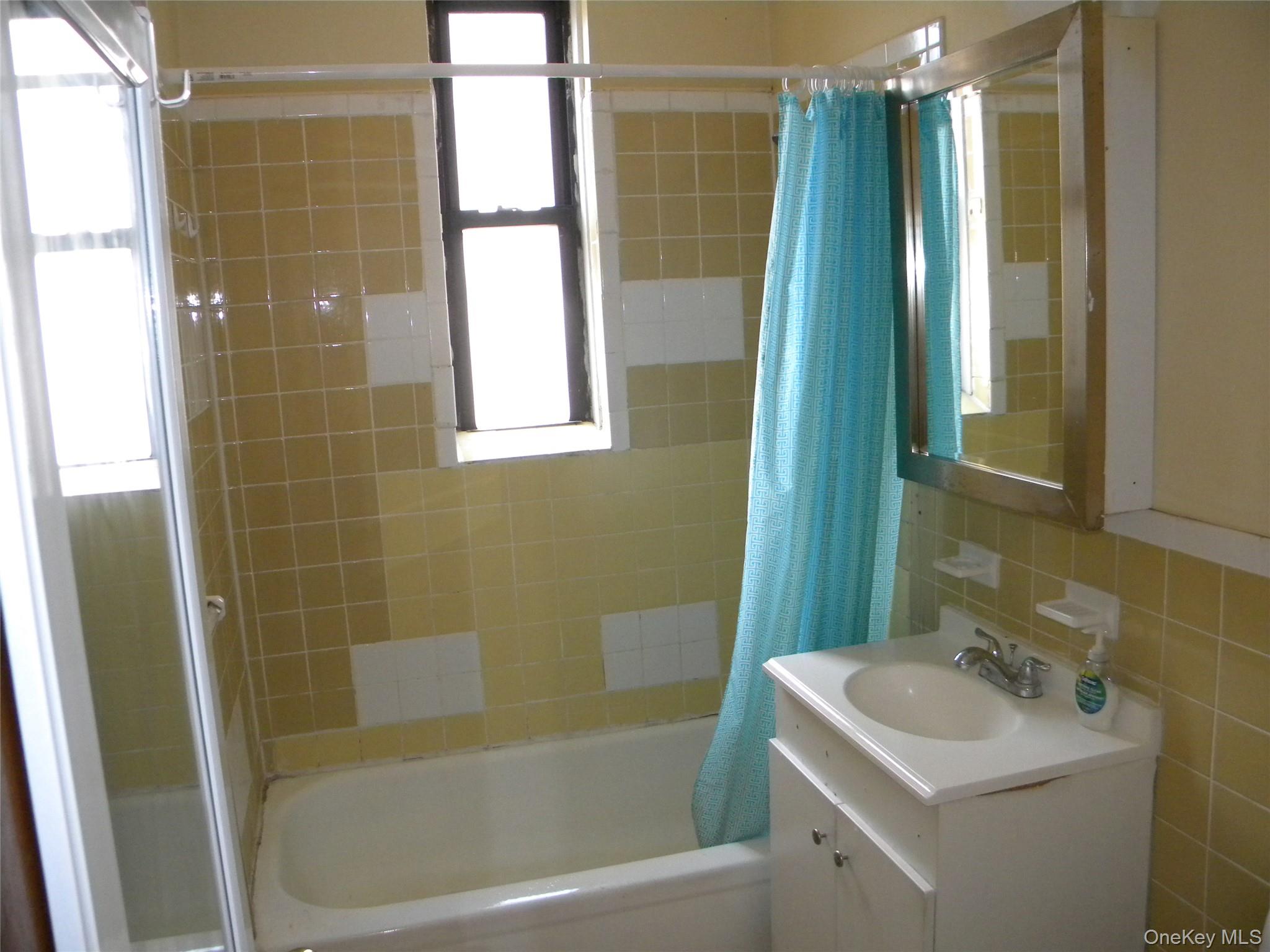 38-05 65 Street, Unit 1H photo 7