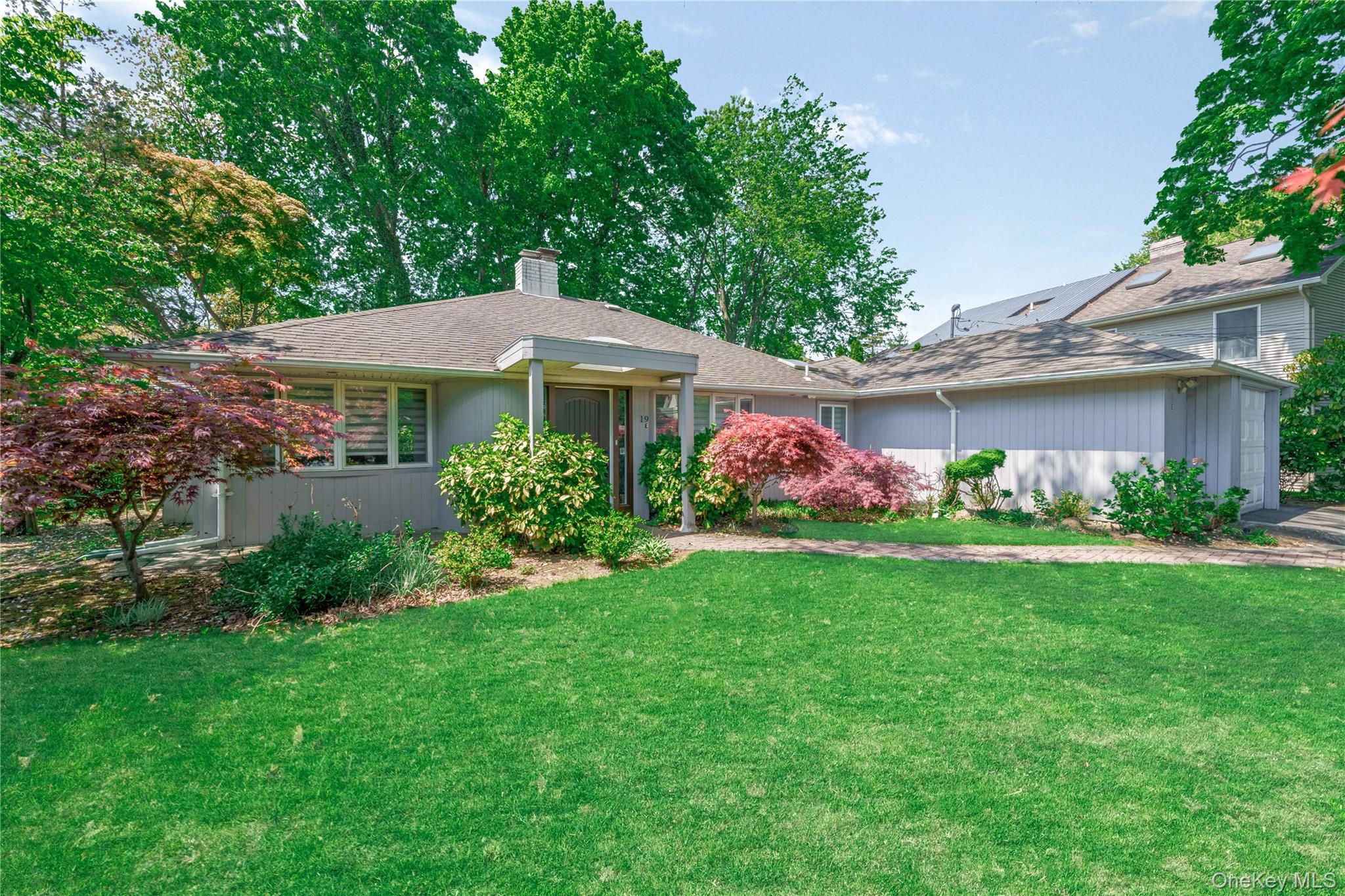 19 Ridge Drive E – For Sale