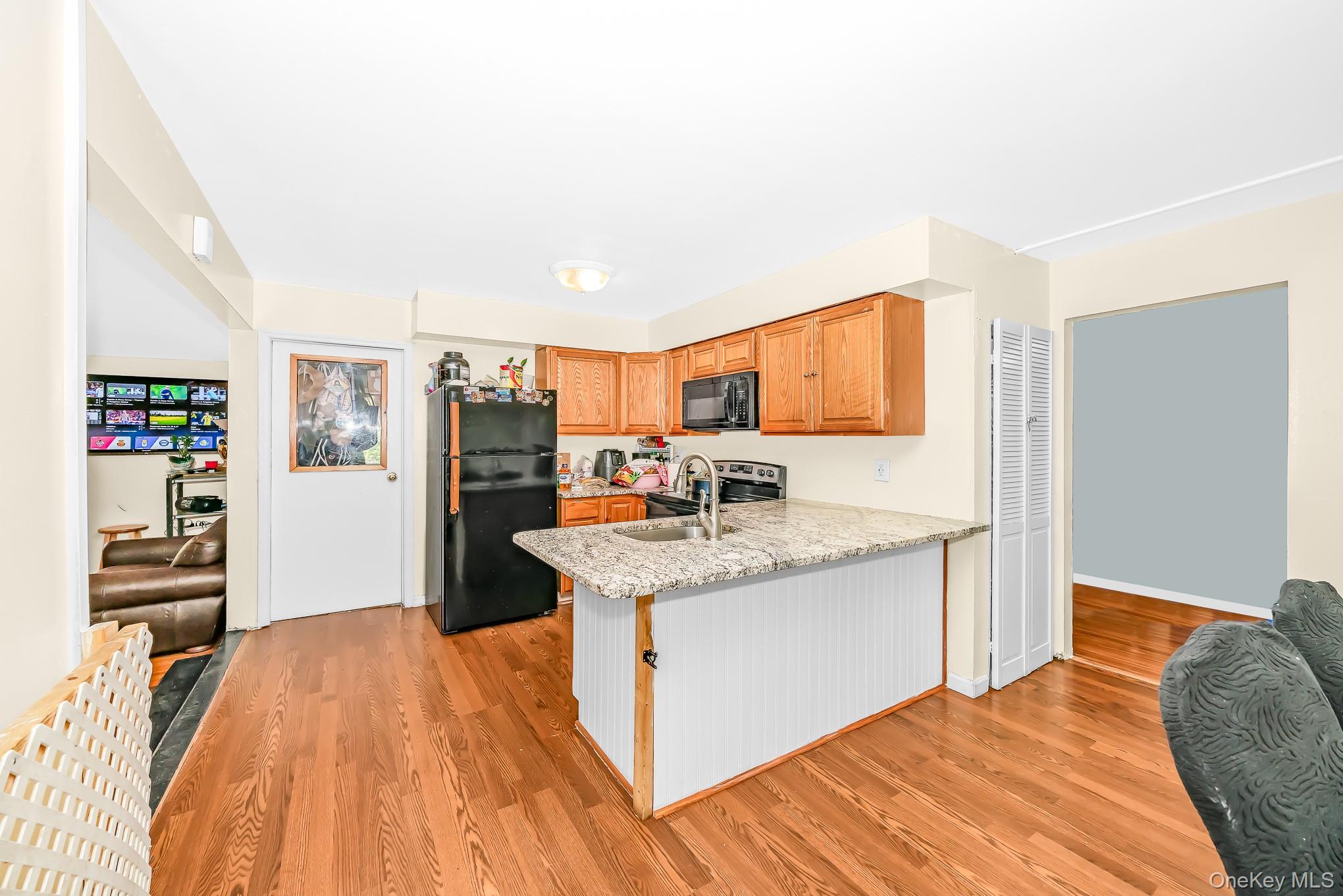103 Gates Avenue – For Sale photo 8