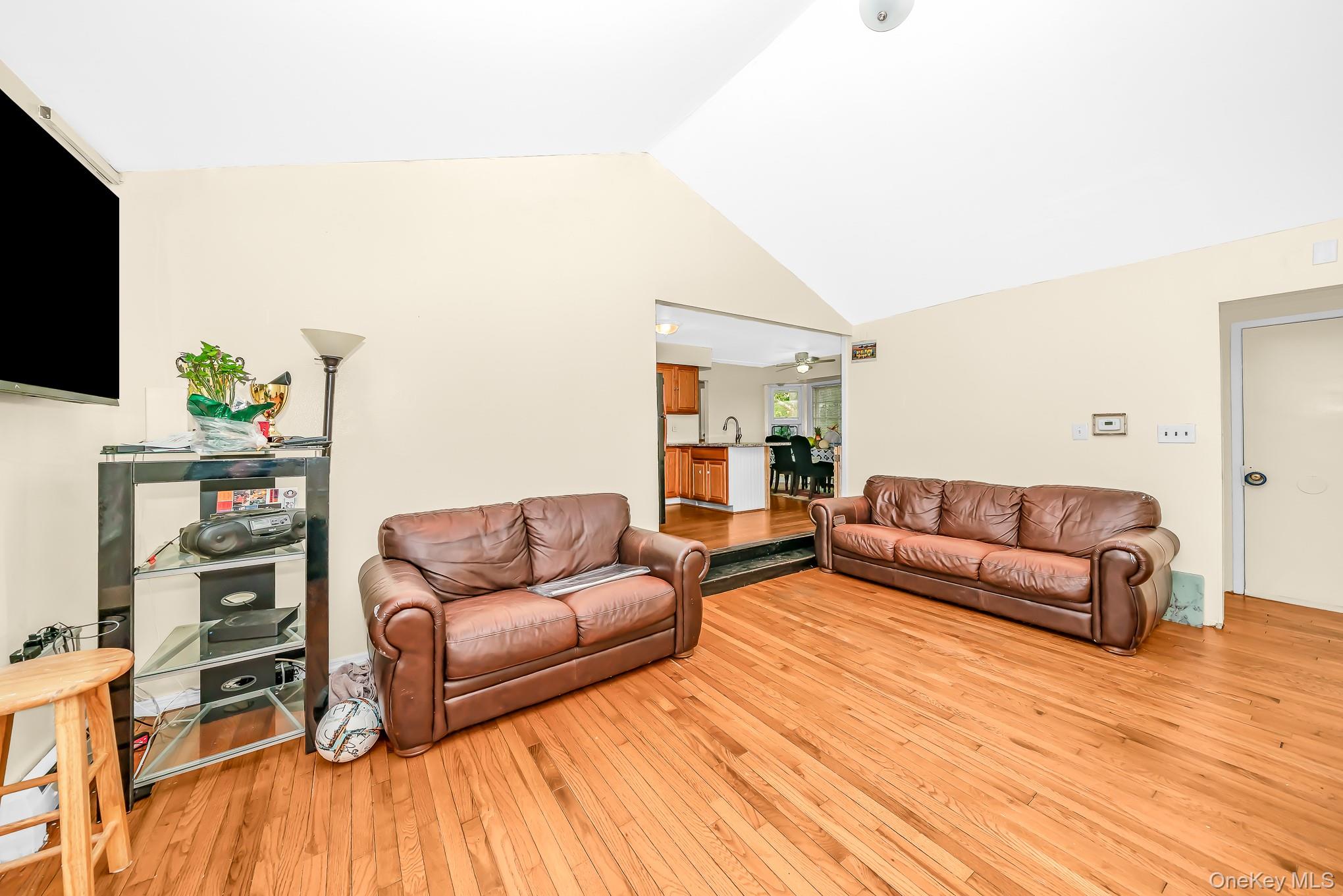 103 Gates Avenue – For Sale photo 4