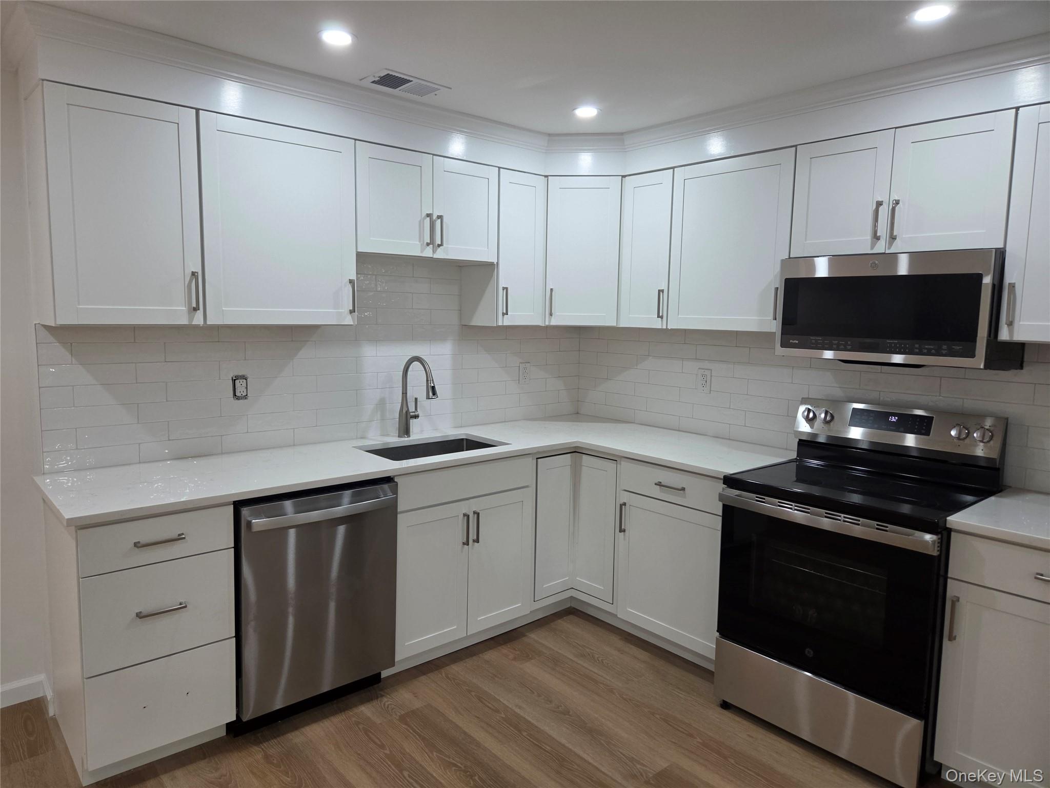 105 Village Road, Unit D photo 4