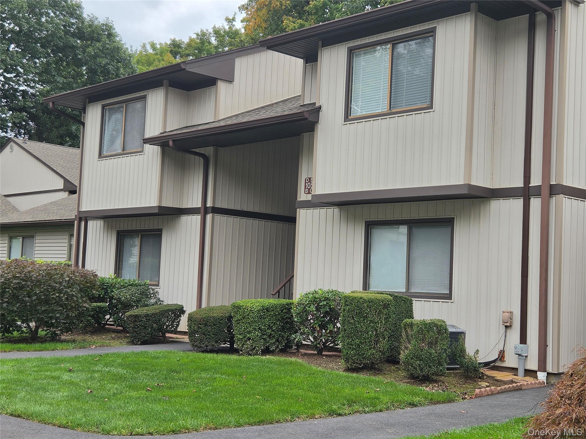 105 Village Road, Unit D photo 2