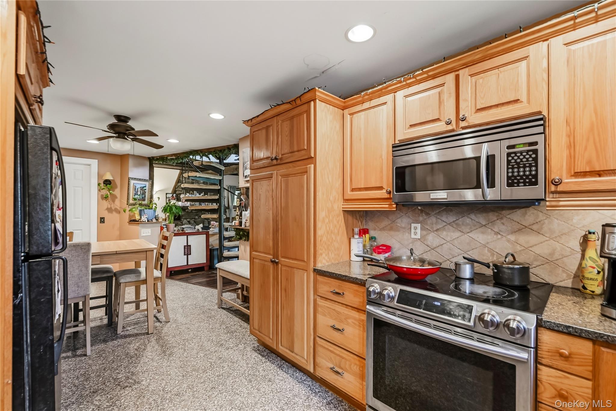 2 Iris Road – For Sale photo 17