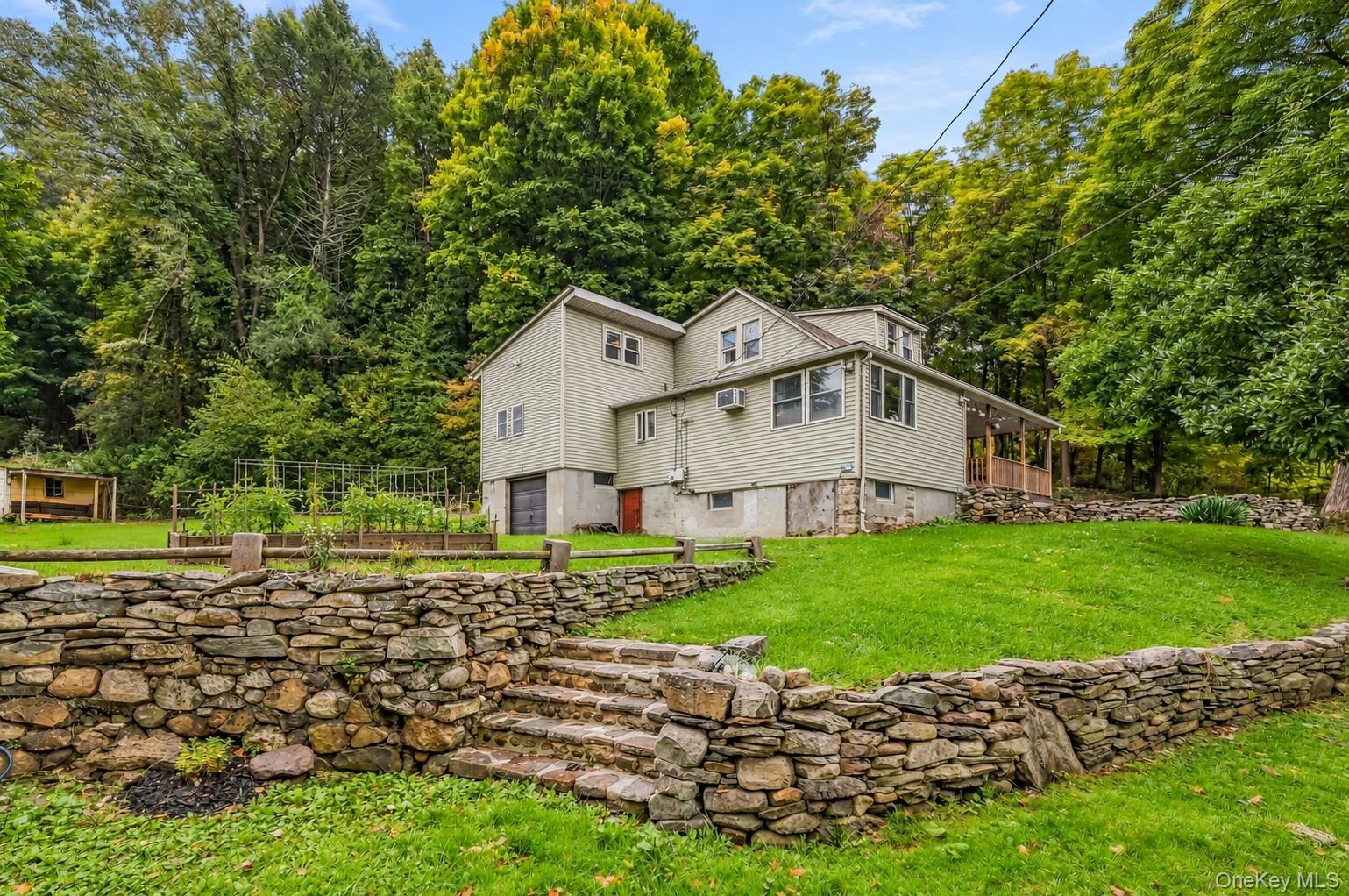 2 Iris Road – For Sale photo 2