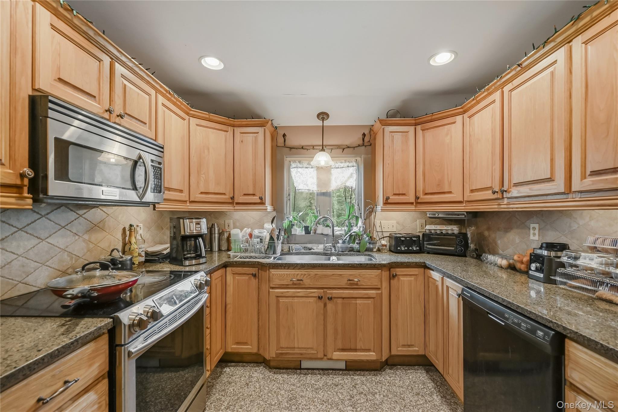 2 Iris Road – For Sale photo 16