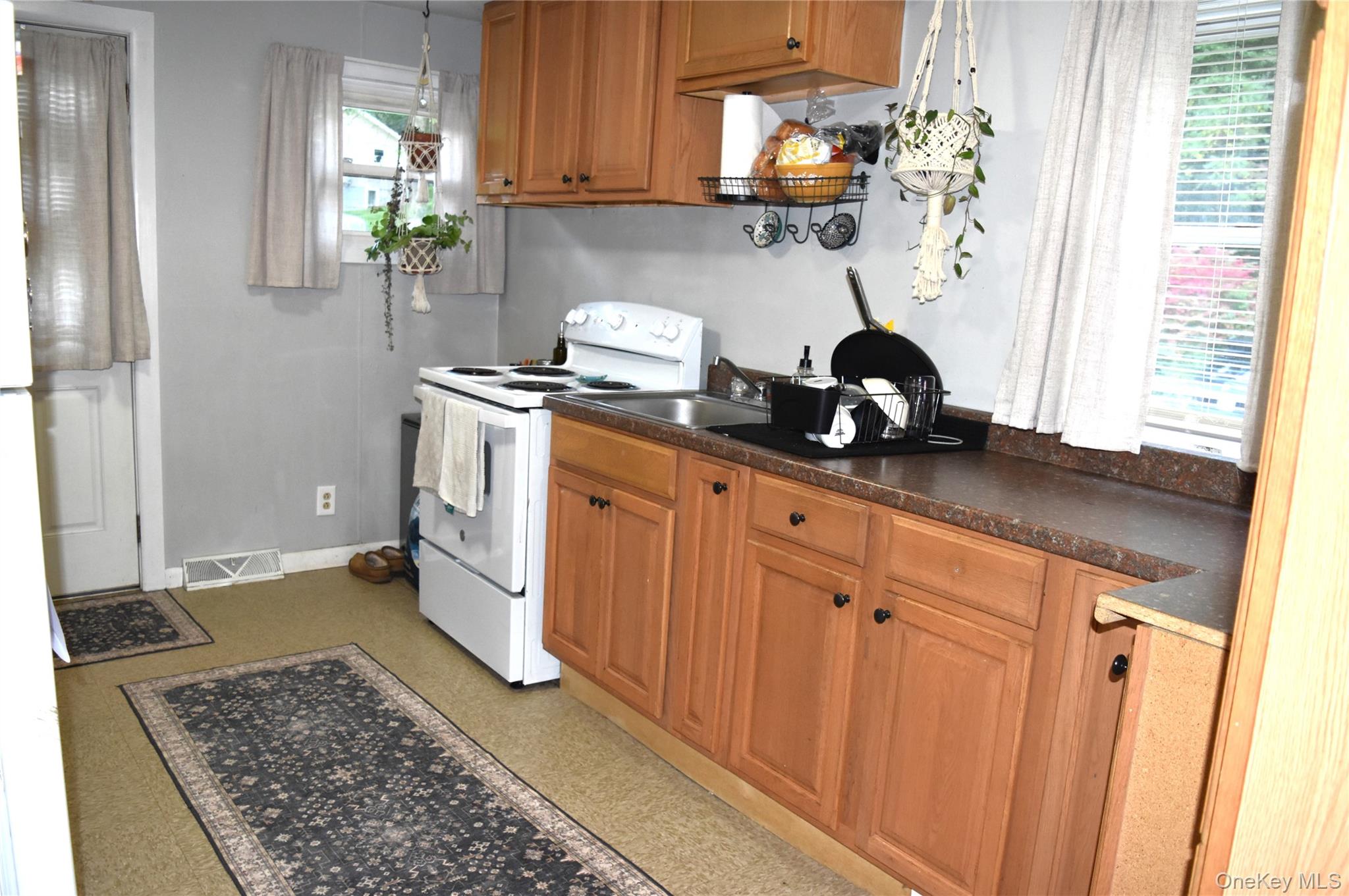 2 Iris Road – For Sale photo 35