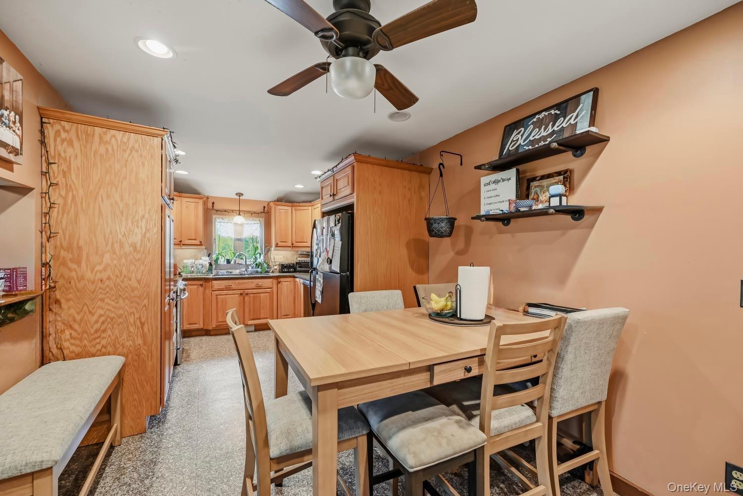 2 Iris Road – For Sale photo 14