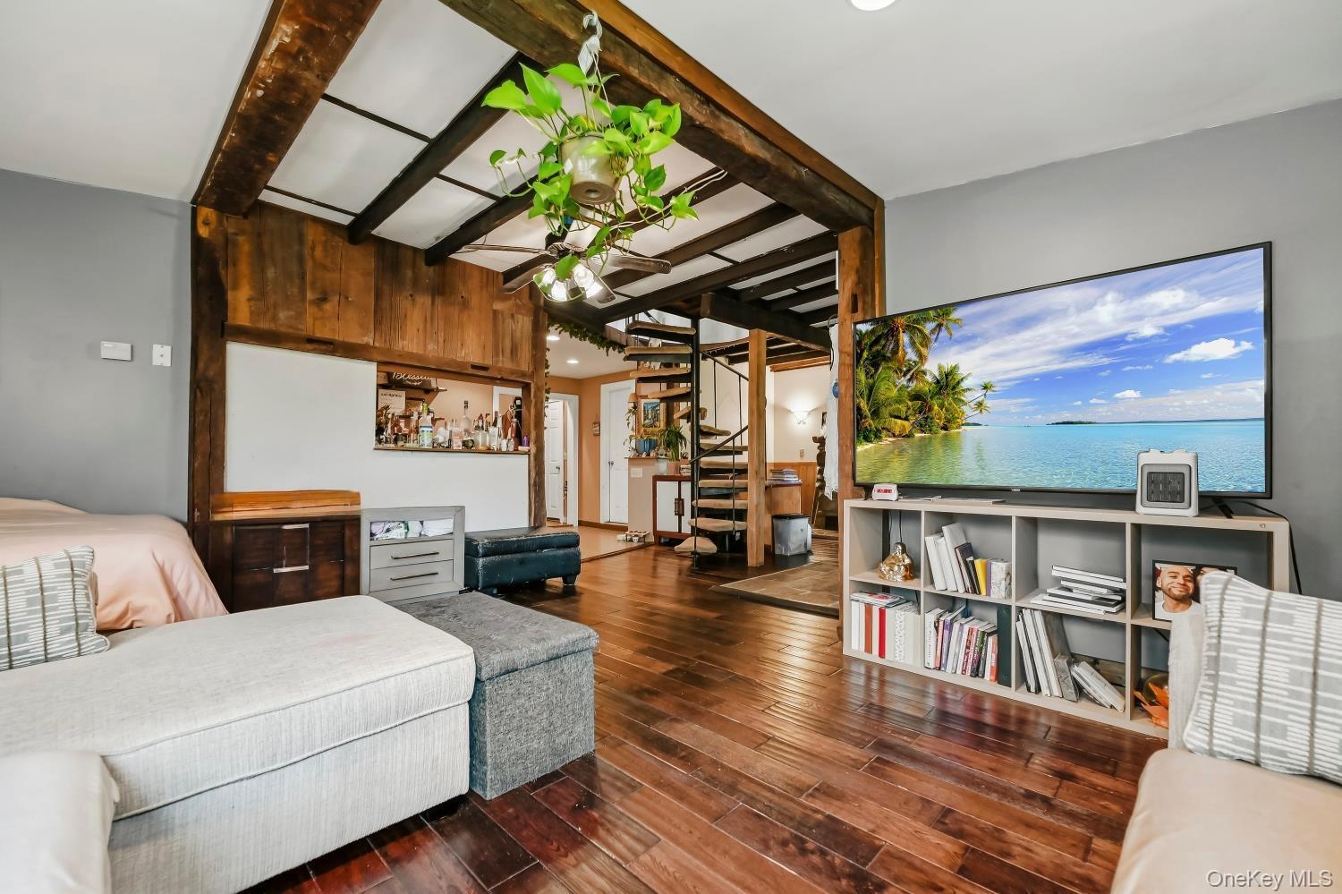 2 Iris Road – For Sale photo 10