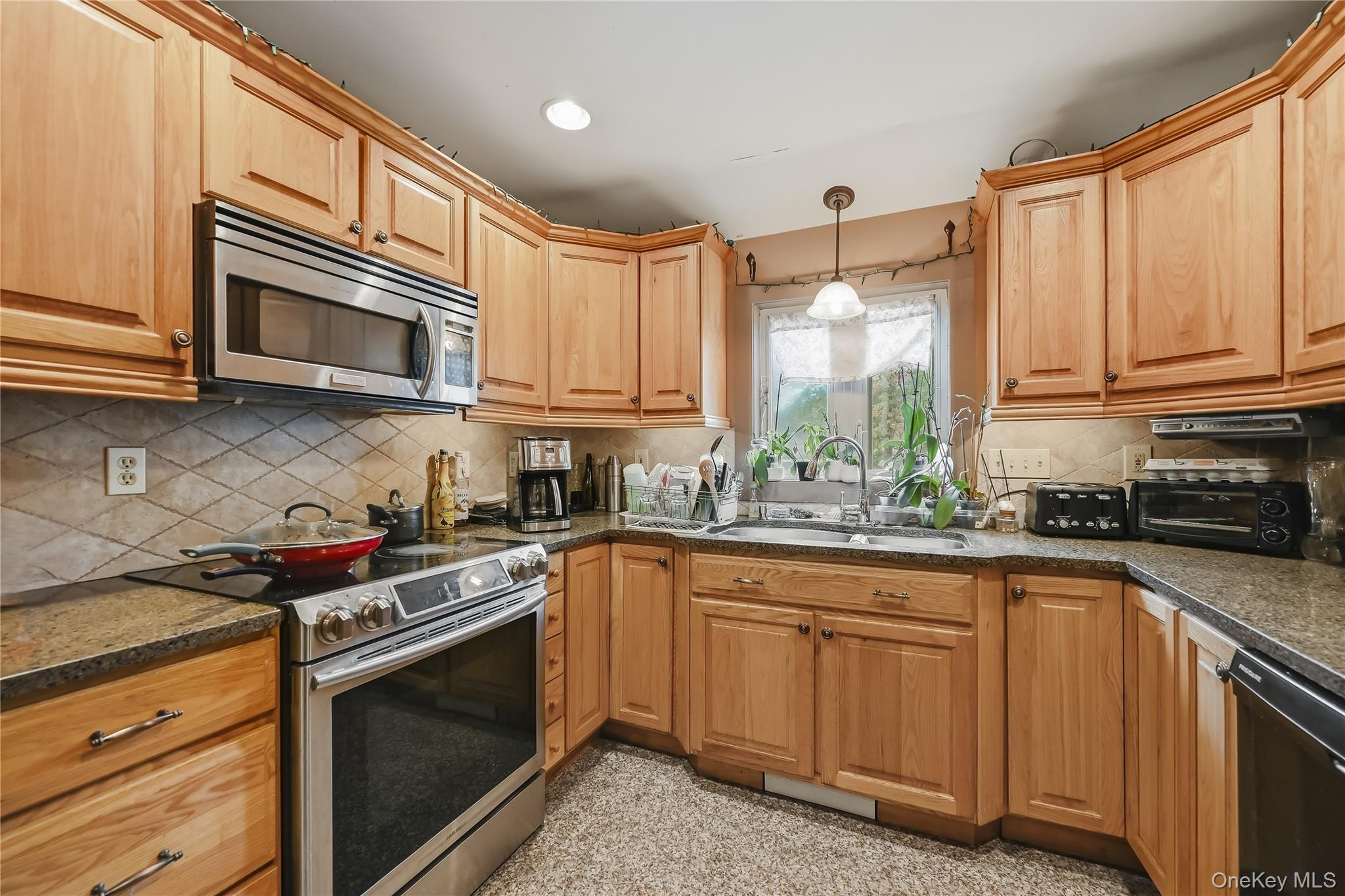 2 Iris Road – For Sale photo 18