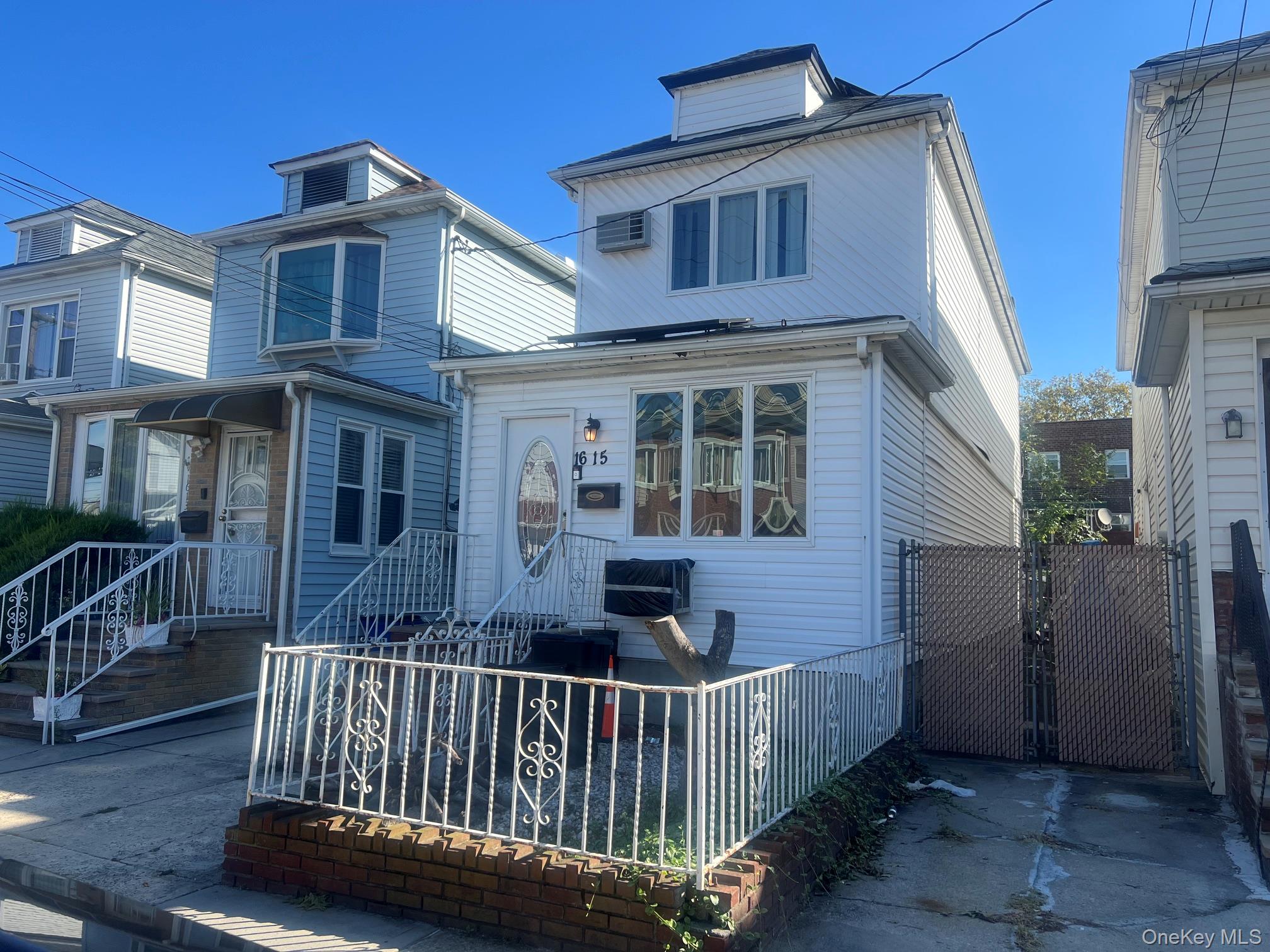 1615 E 51st Street – For Sale