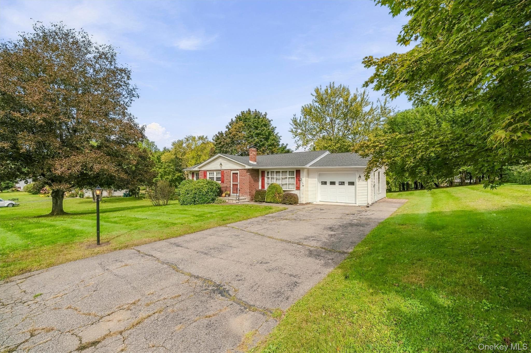 38 Blossom Lane – For Sale photo 2