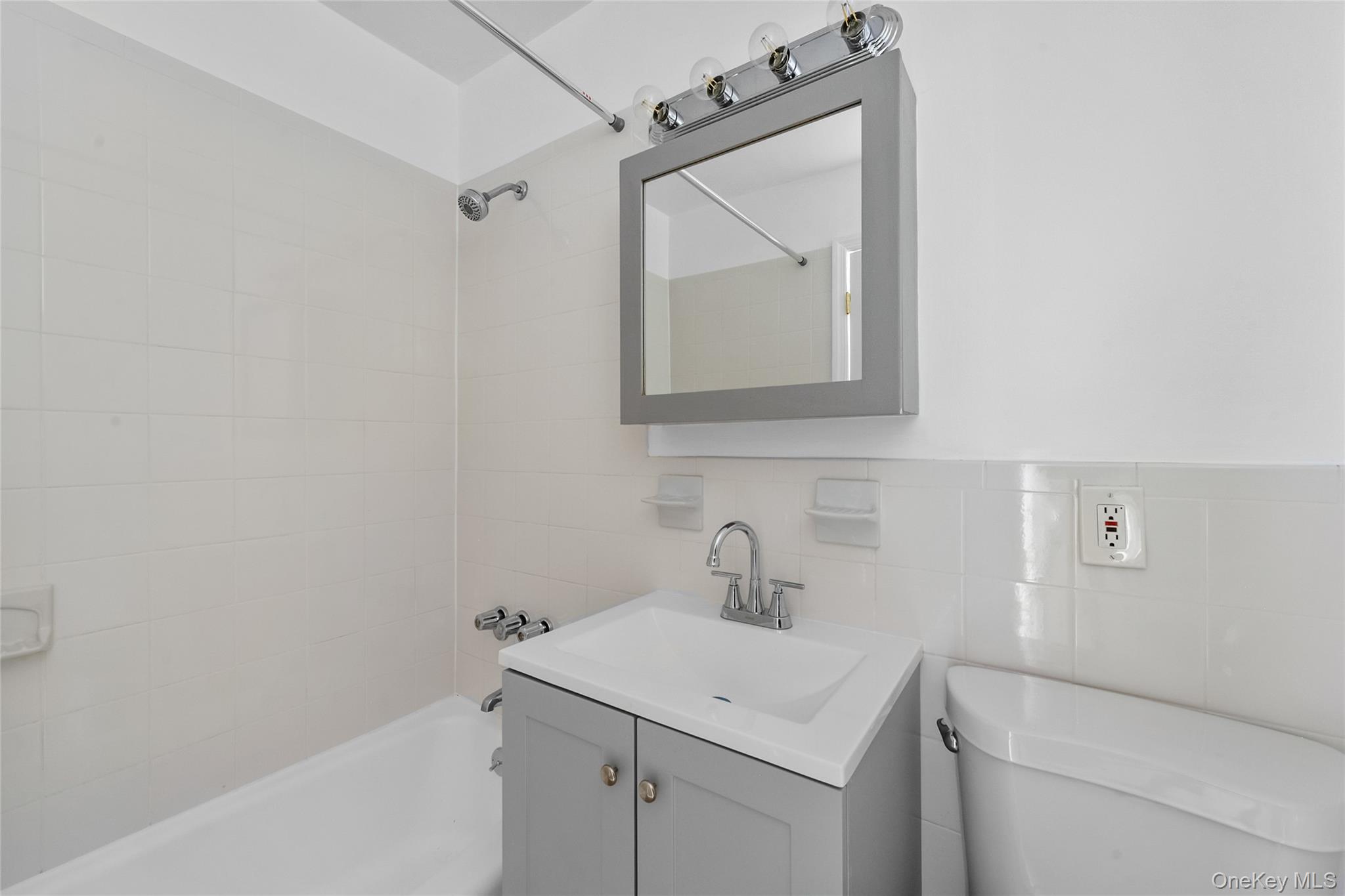 351 N Broadway, Unit 2I photo 17