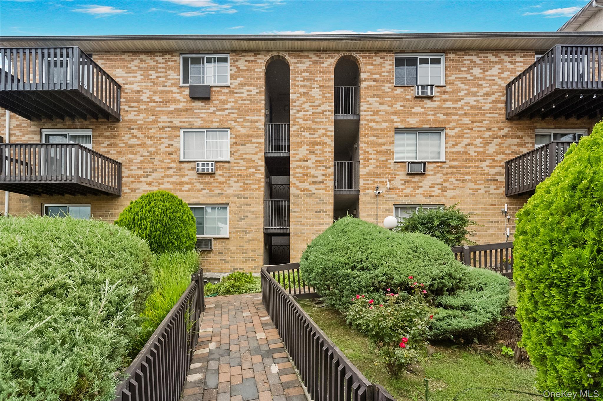 351 N Broadway, Unit 2I