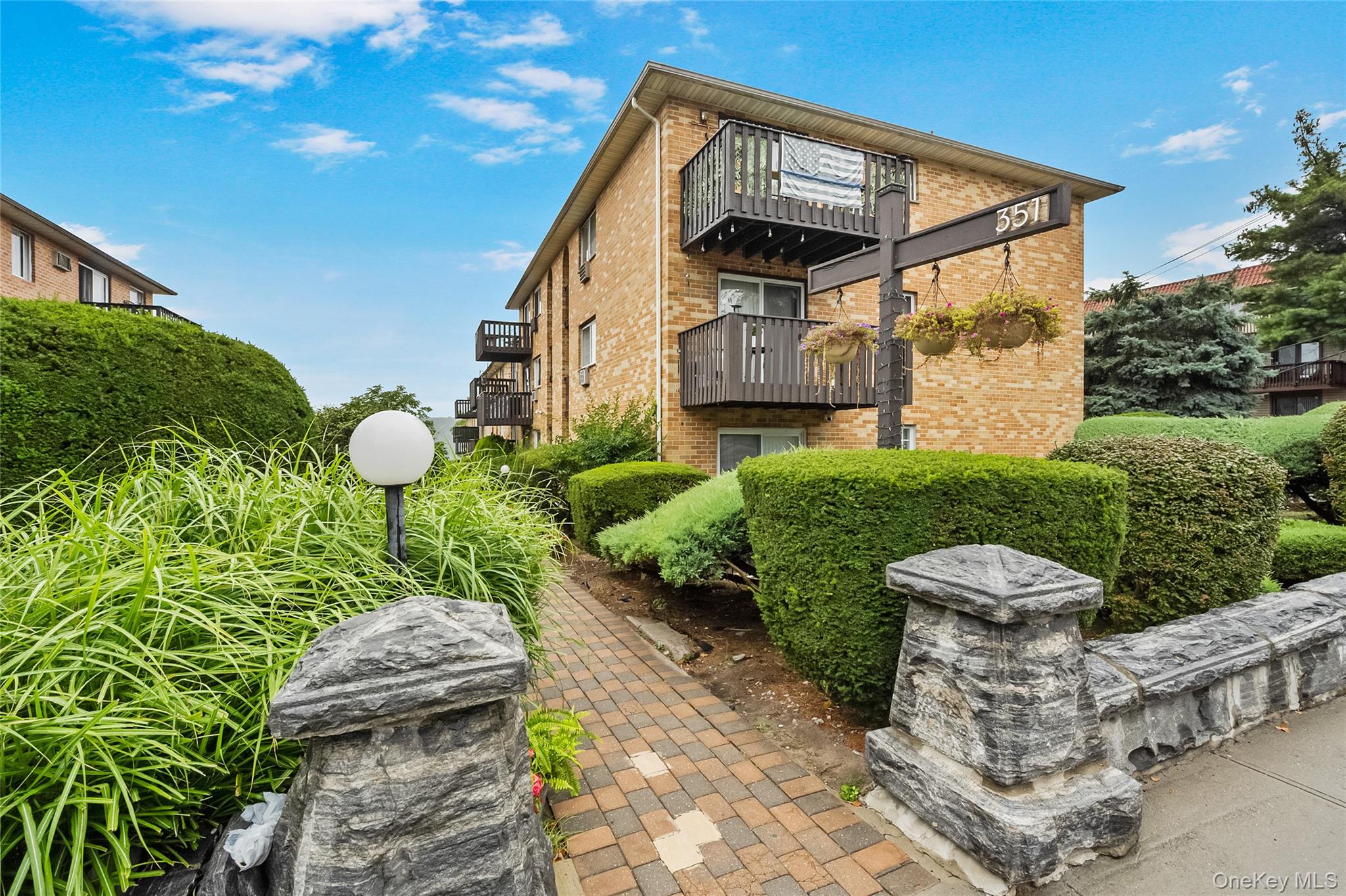 351 N Broadway, Unit 2I photo 4