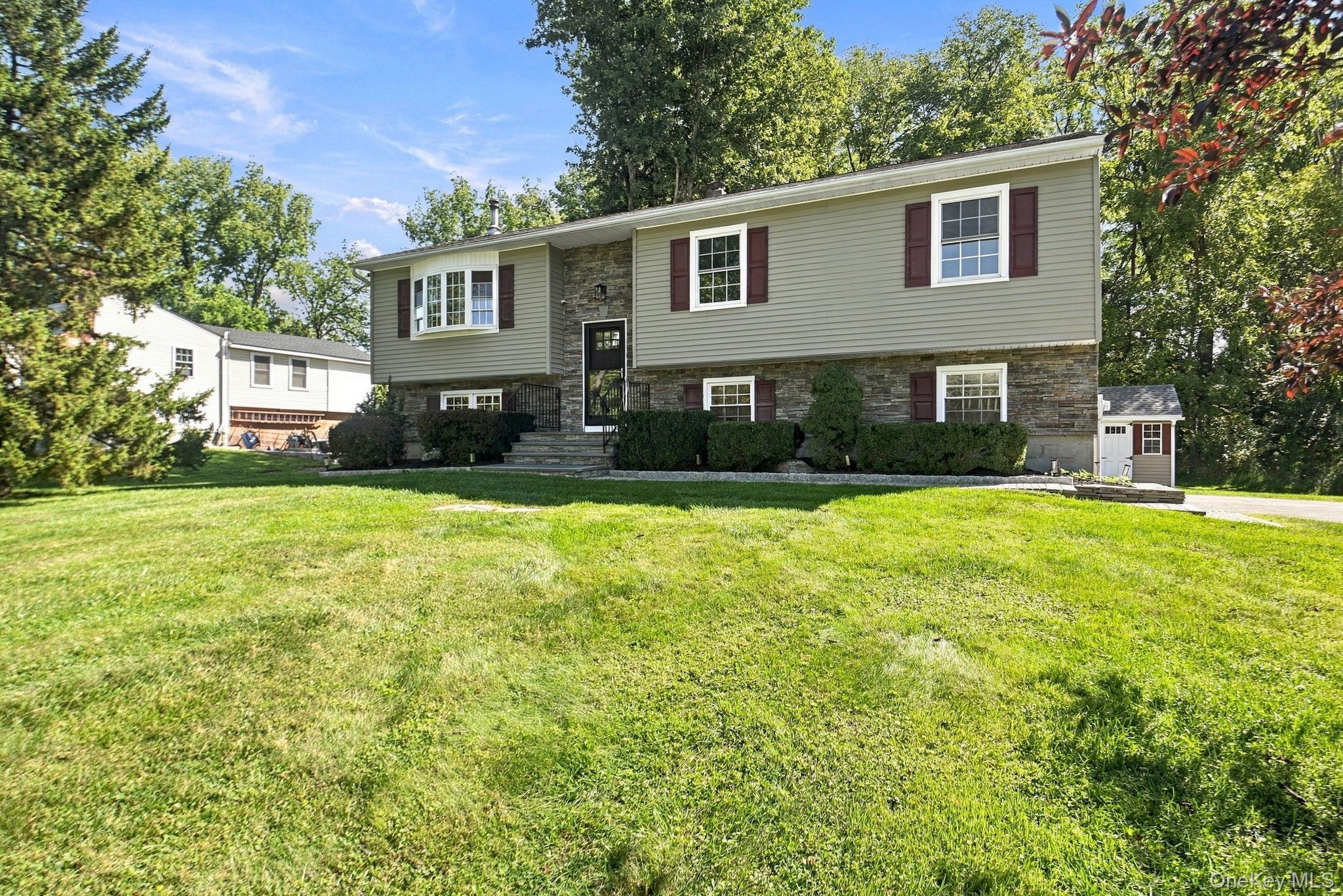 52 Kensington Drive – For Rent photo 2
