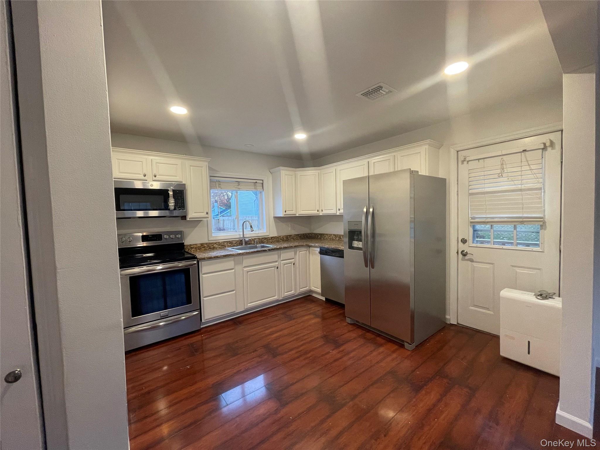 368 Ontario Street – For Rent photo 2