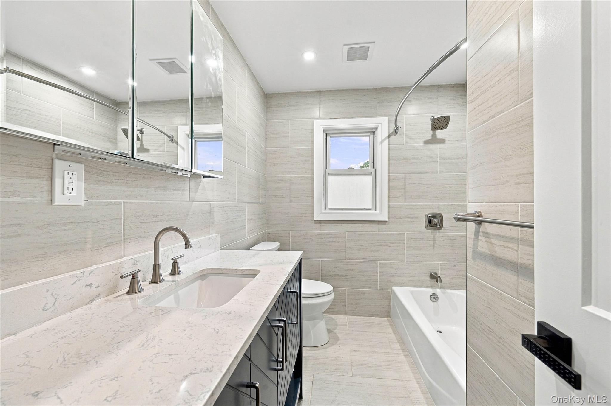 60 Mirin Avenue, Unit 1st Floor photo 11