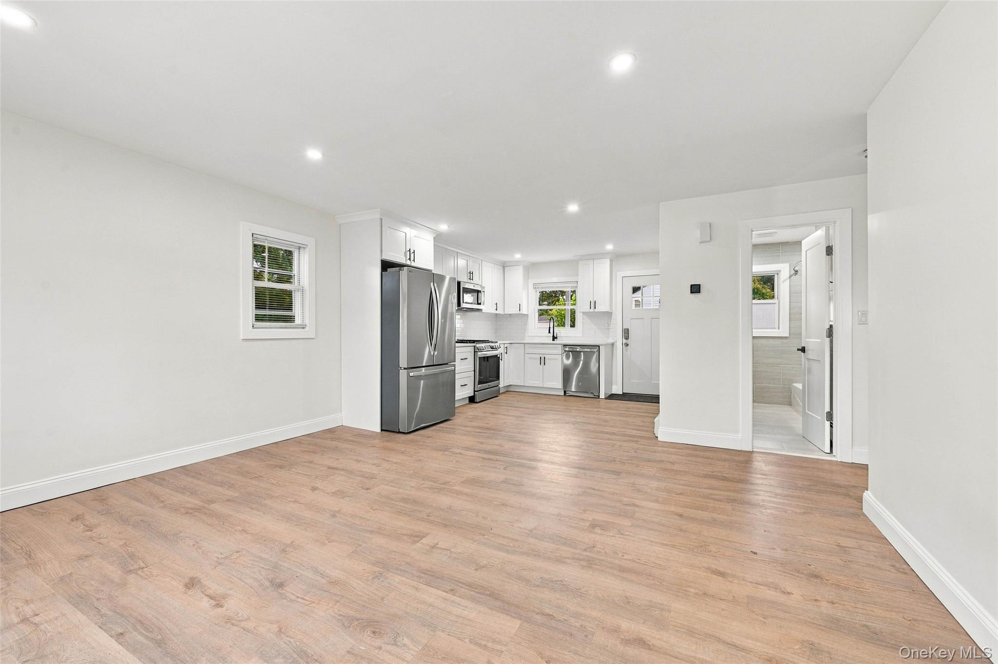 60 Mirin Avenue, Unit 1st Floor photo 5