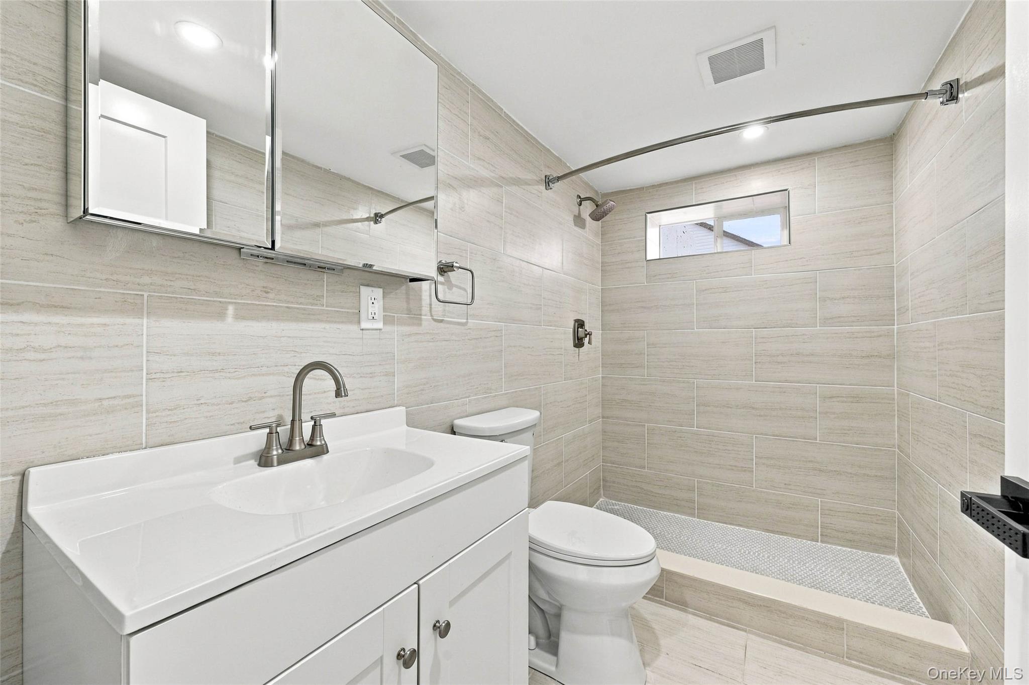60 Mirin Avenue, Unit 1st Floor photo 17