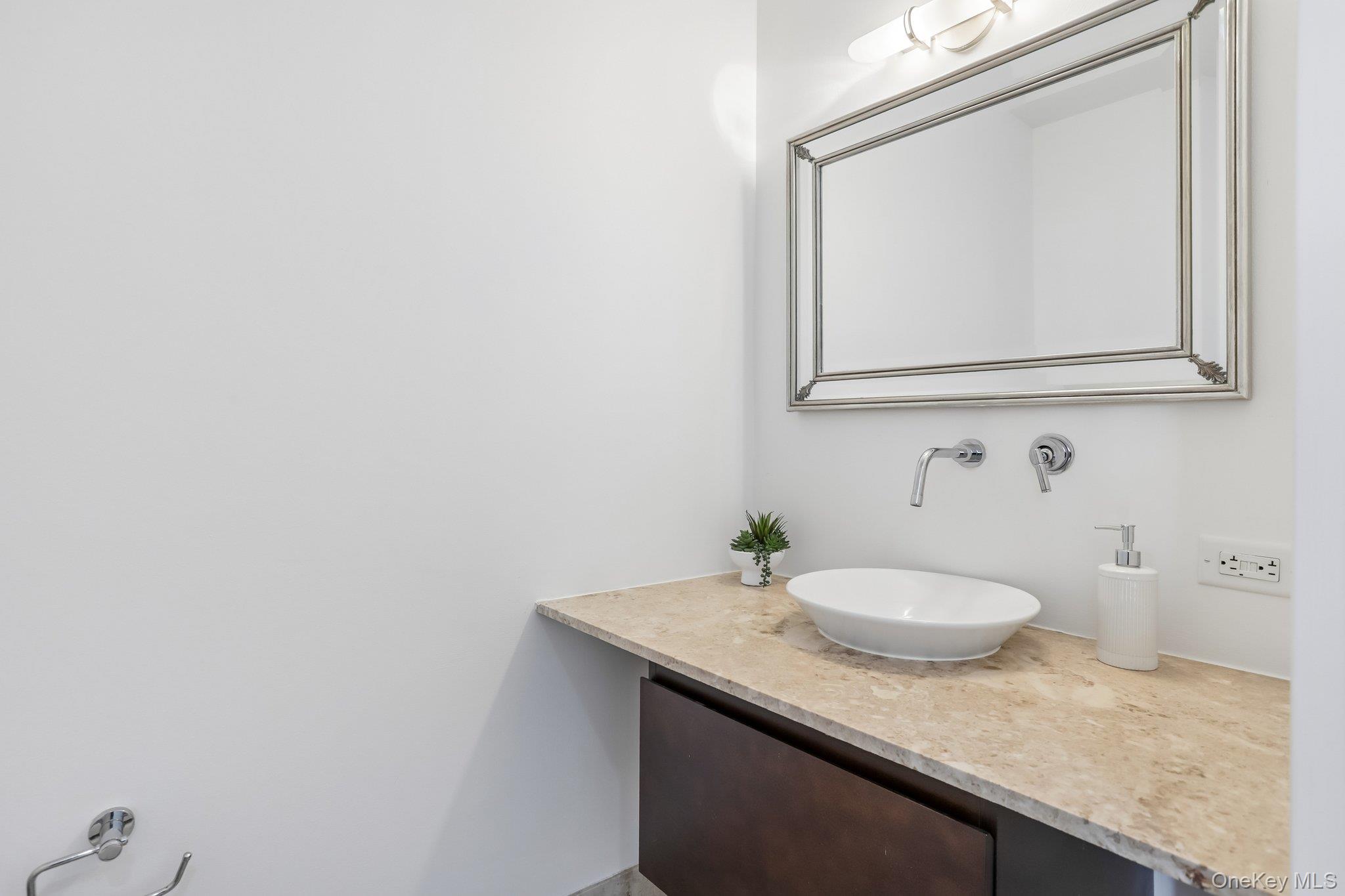 175 Huguenot Street, Unit 2006 photo 20