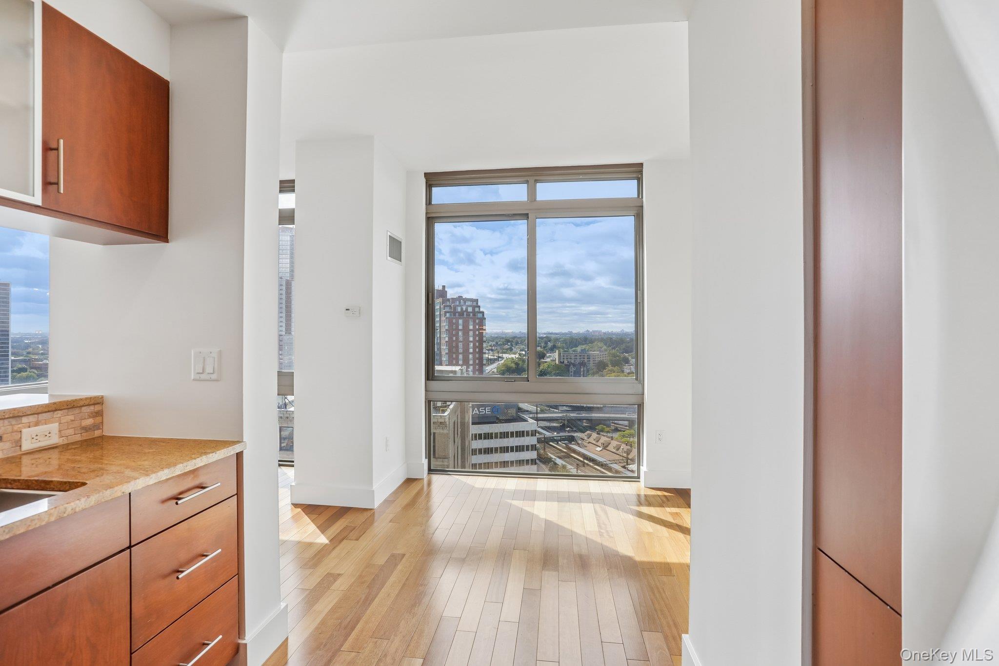 175 Huguenot Street, Unit 2006 photo 19