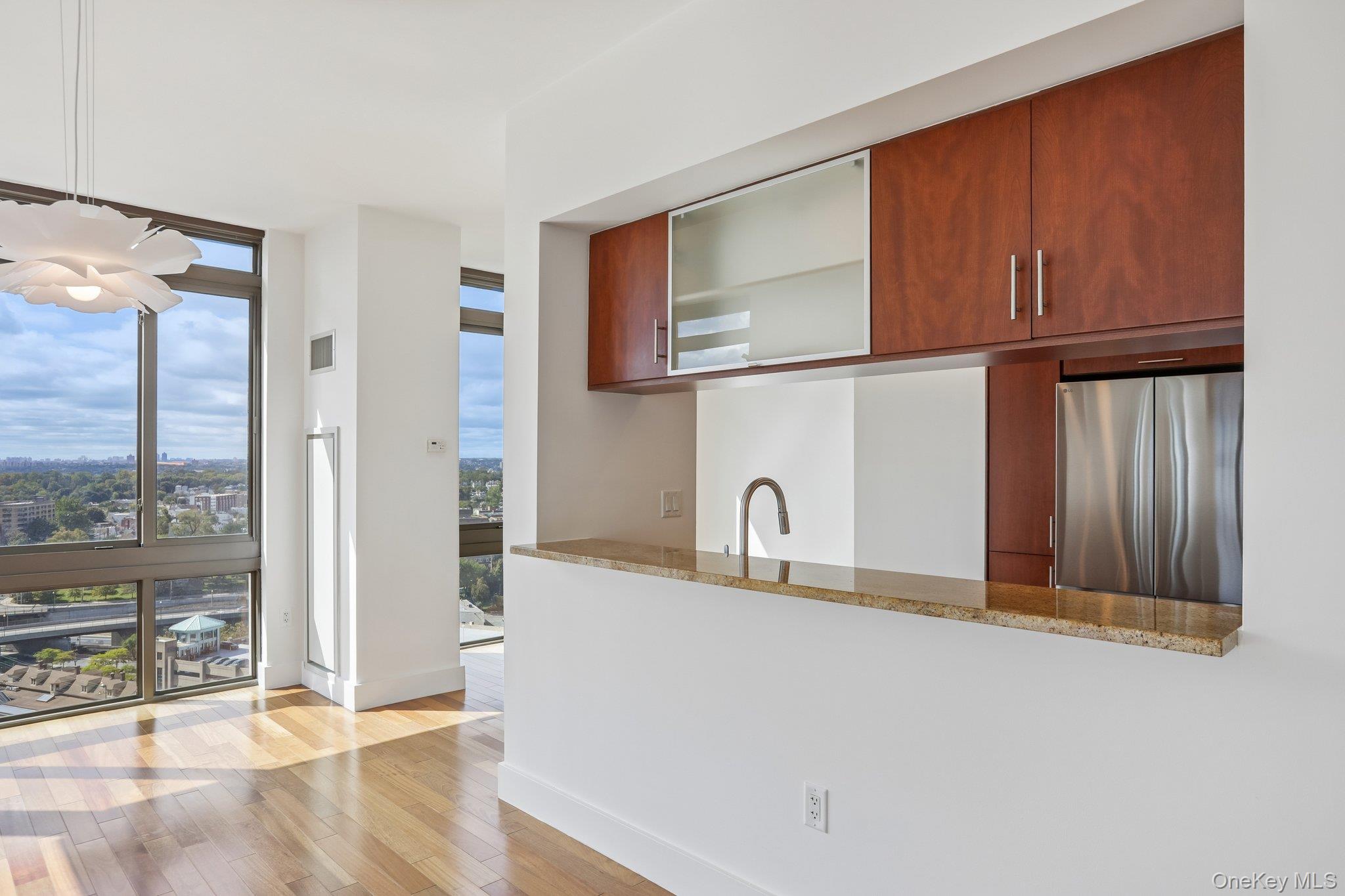 175 Huguenot Street, Unit 2006 photo 16