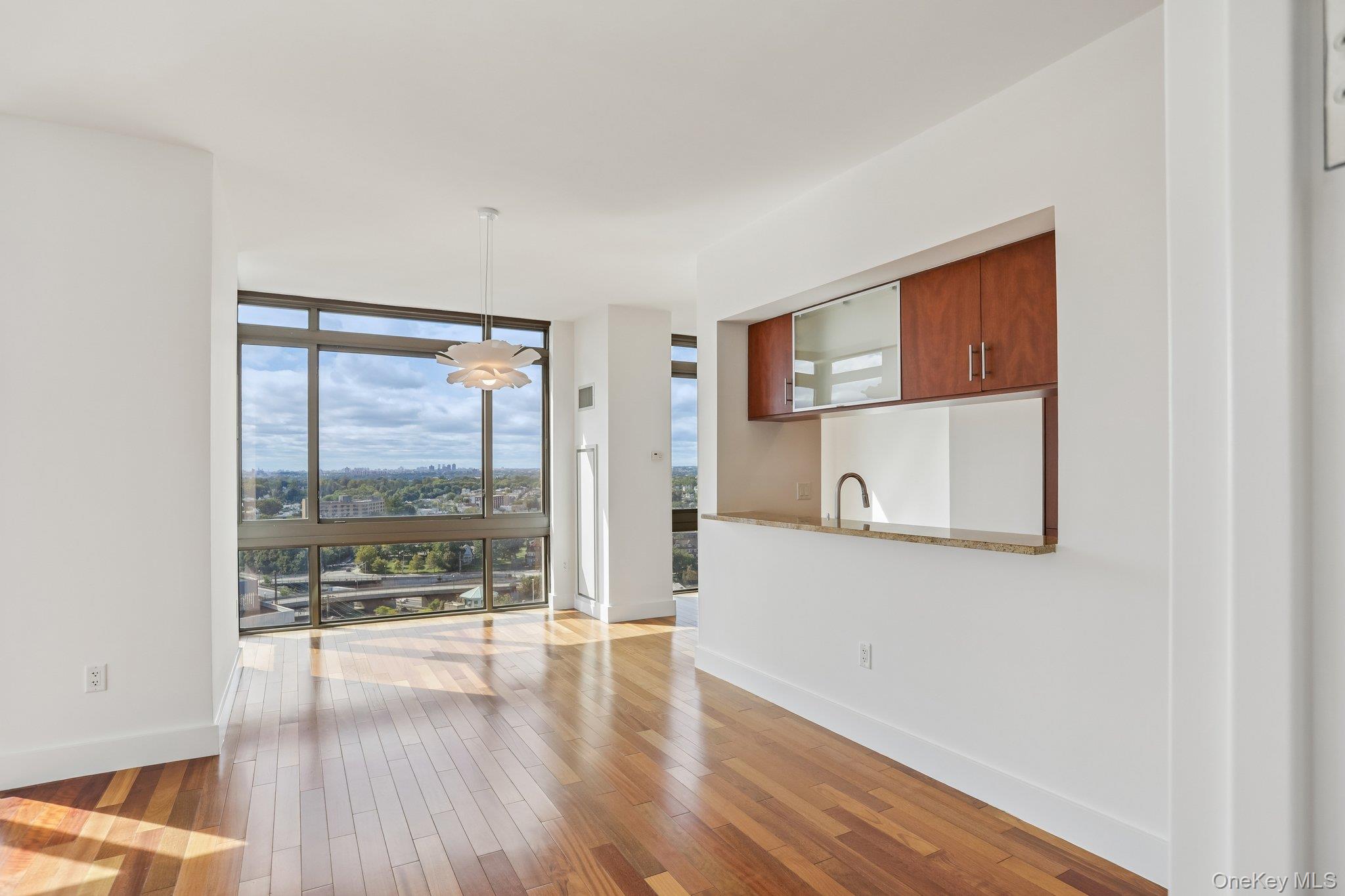 175 Huguenot Street, Unit 2006 photo 12