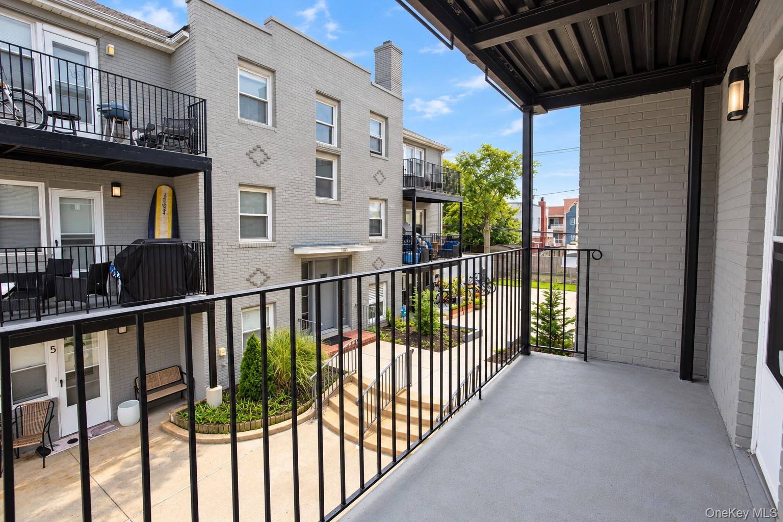 242 E Broadway, Unit 1 photo 17