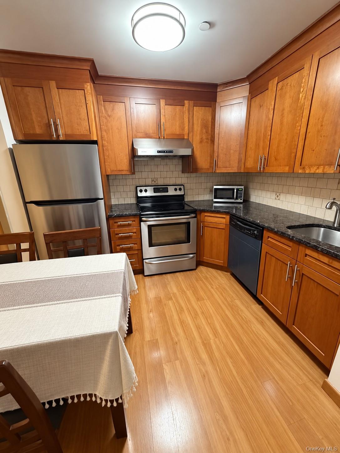 14336 37th Avenue, Unit 3D photo 4