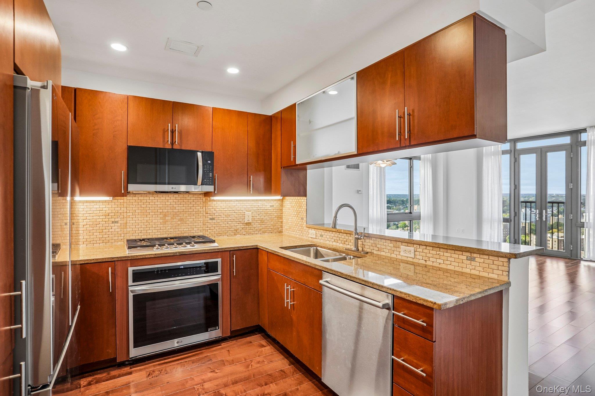 175 Huguenot Street, Unit 2107 photo 19