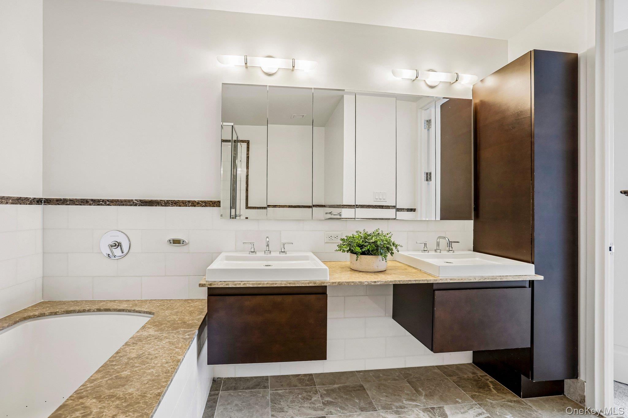 175 Huguenot Street, Unit 2107 photo 41