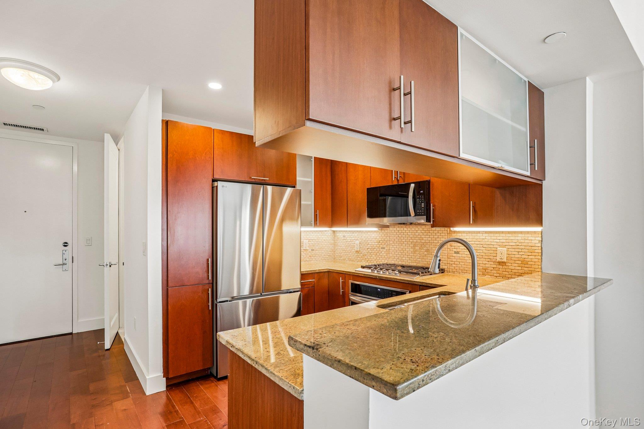 175 Huguenot Street, Unit 2107 photo 24