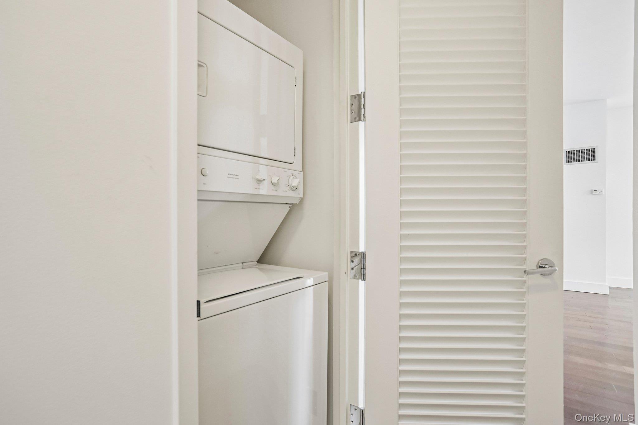 175 Huguenot Street, Unit 2107 photo 31