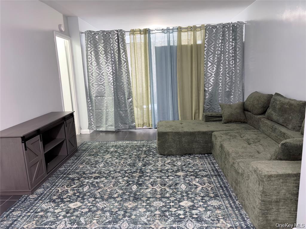 1020 Grand, Unit 17M