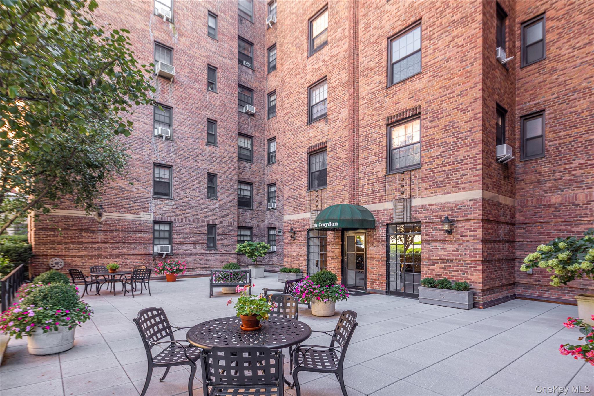 35 Parkview Avenue, Unit 1D photo 13