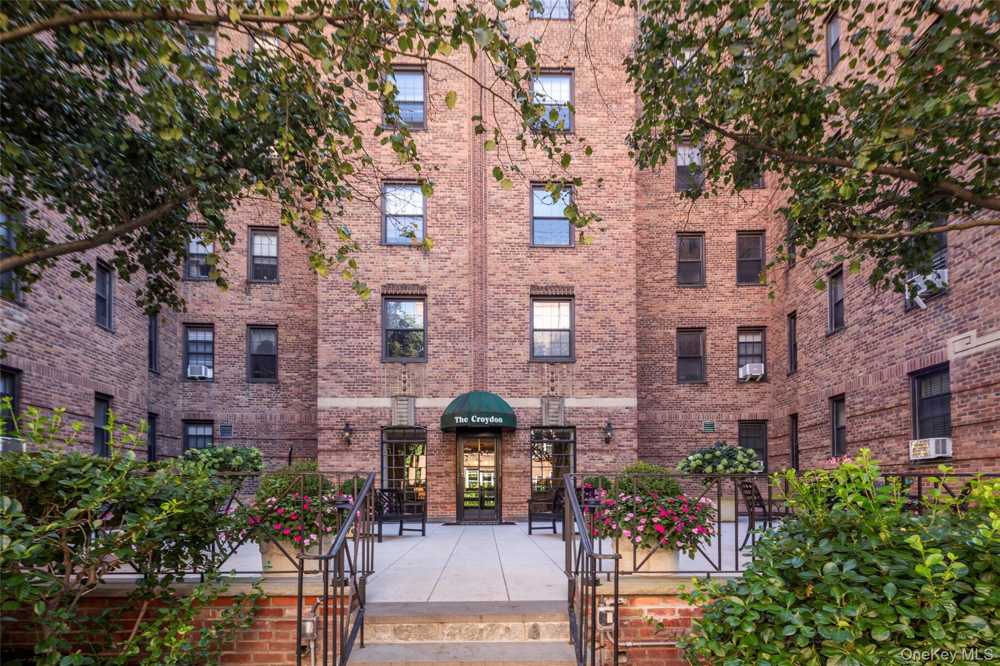35 Parkview Avenue, Unit 1D photo 14