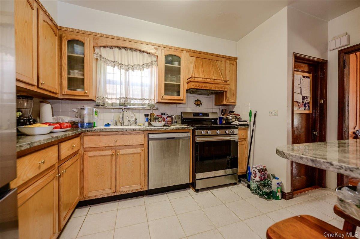 631 Kimball Avenue – For Sale photo 8