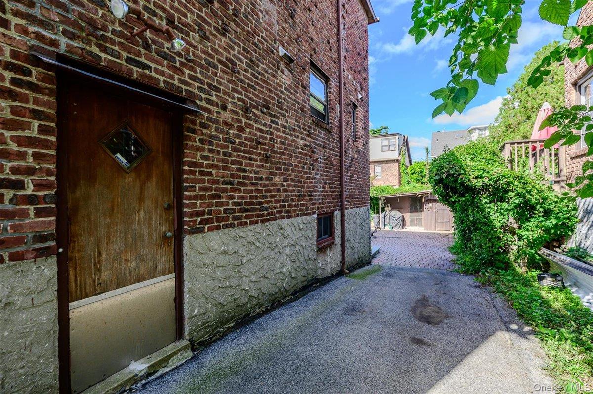 631 Kimball Avenue – For Sale photo 27