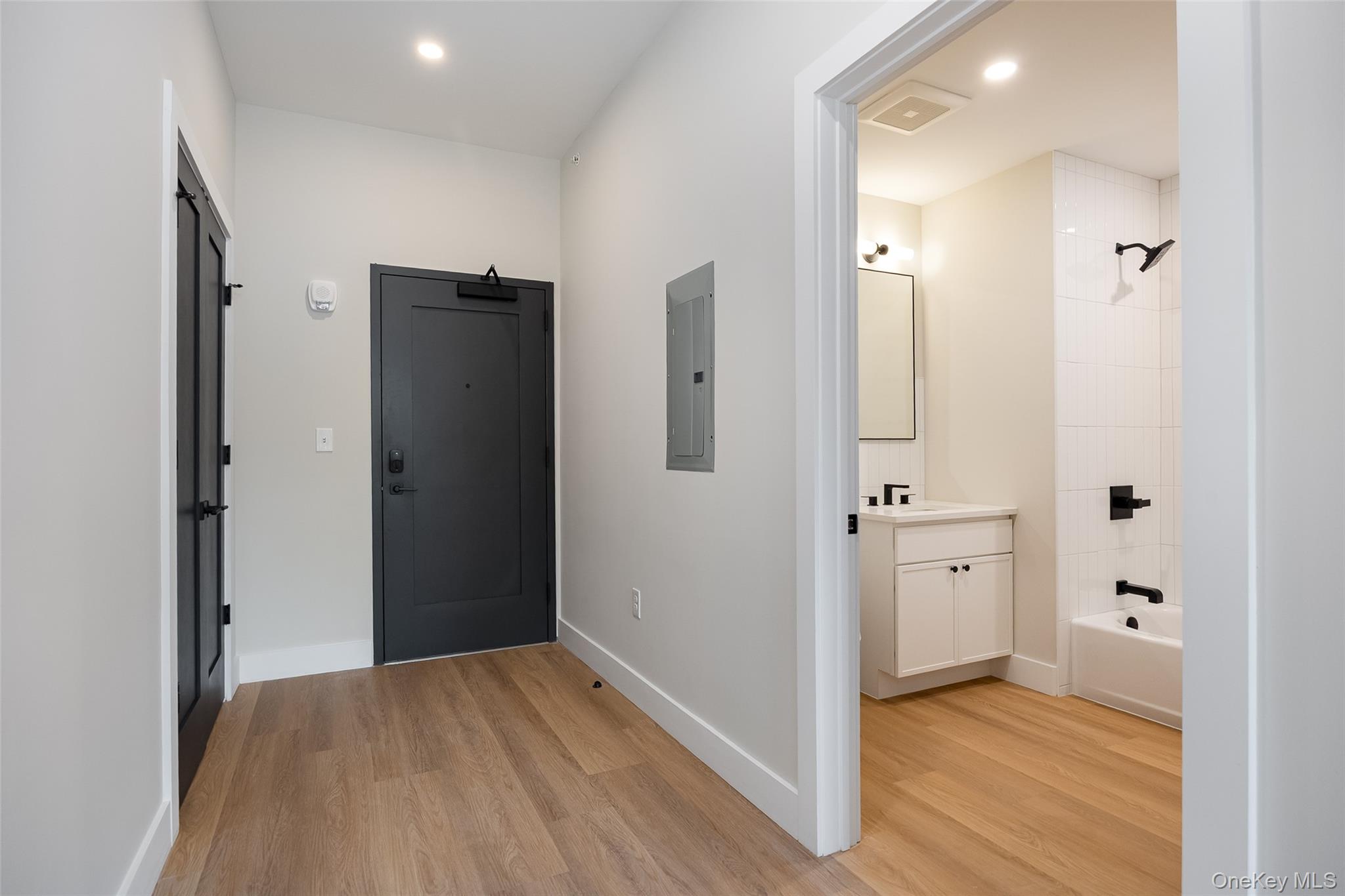 364 Main Street, Unit 208 photo 9