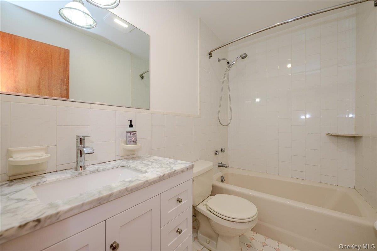 77 W Devonia Avenue – For Sale photo 11