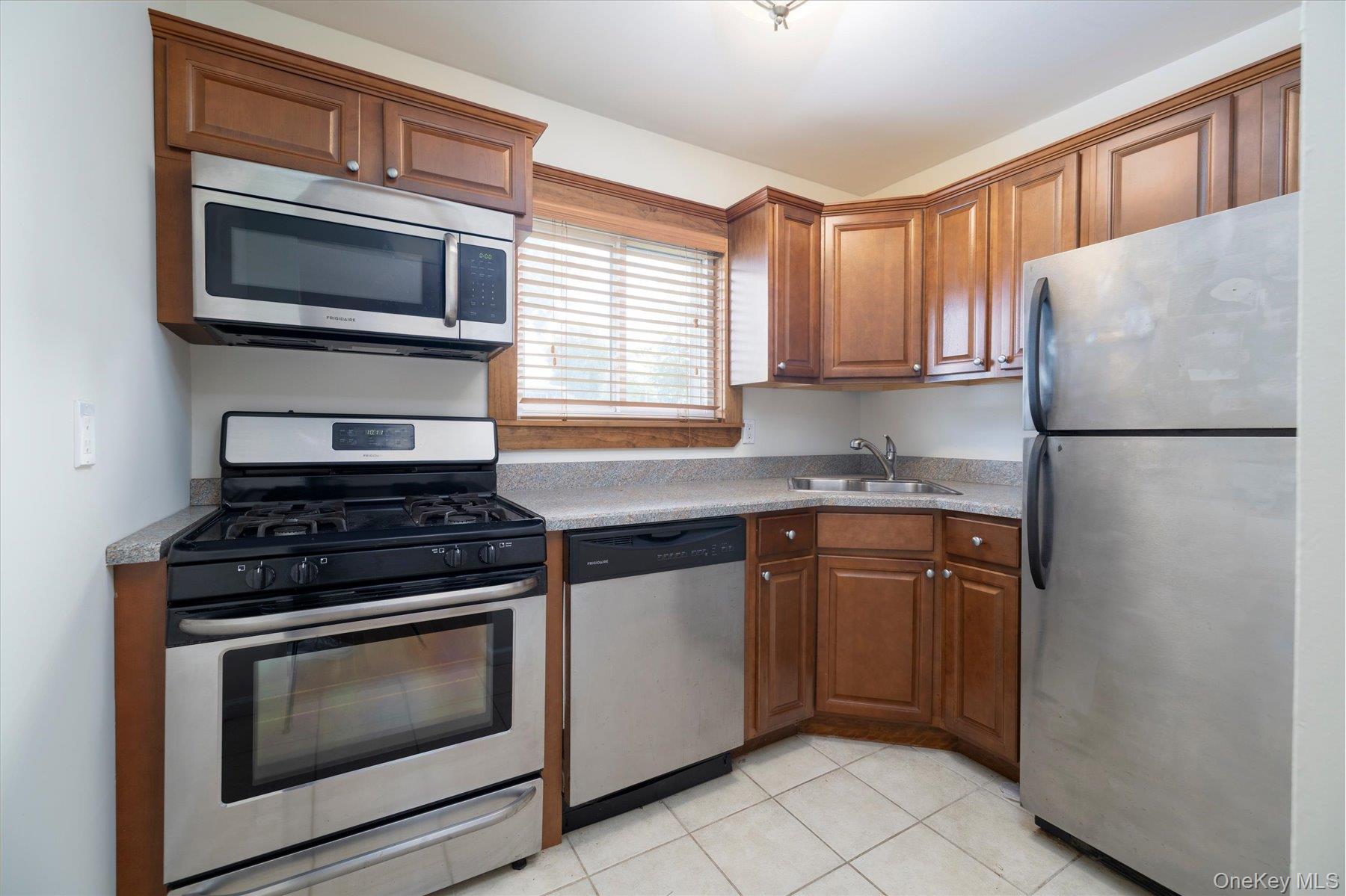 41 Mildred Place, Unit 3B photo 6