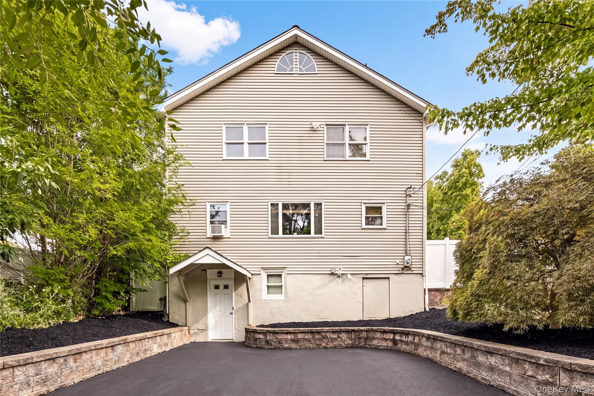 6 Ursa Avenue – For Sale