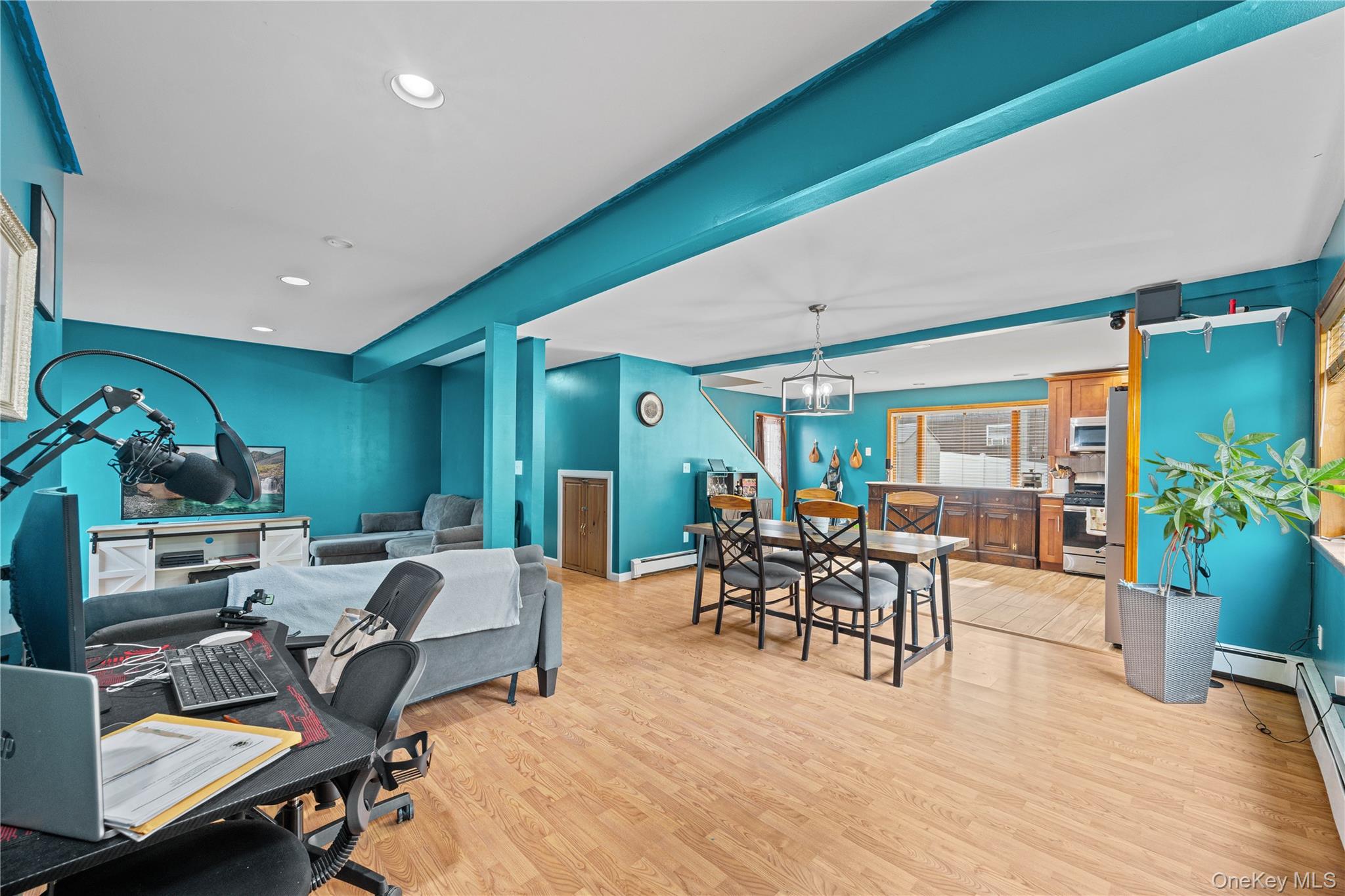 6 Ursa Avenue – For Sale photo 2