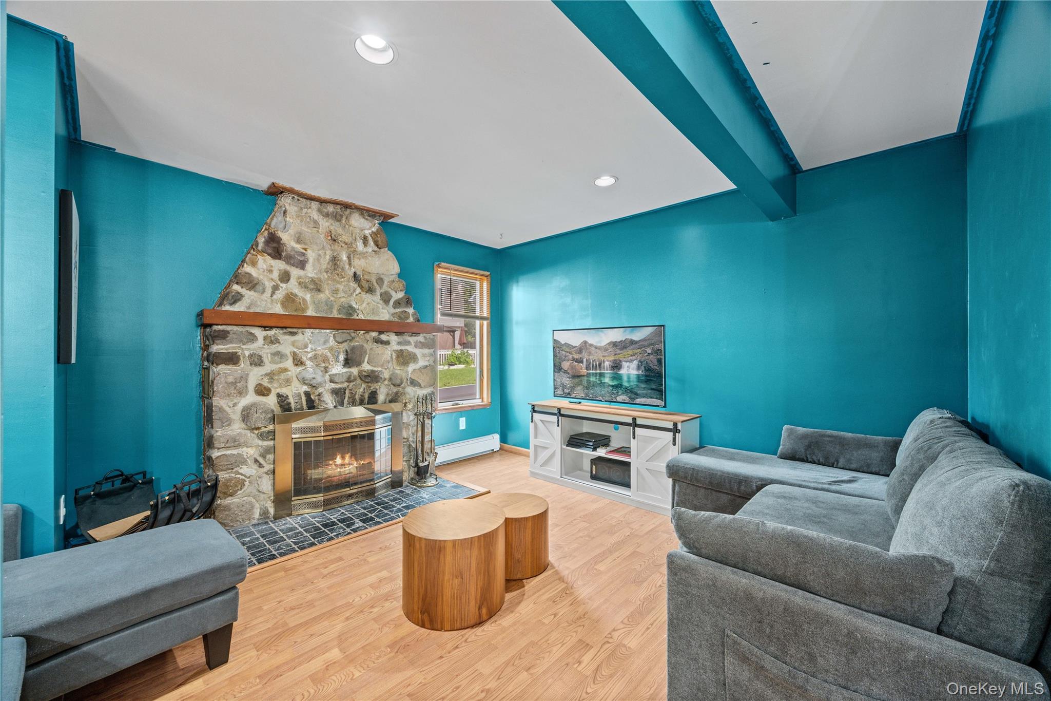 6 Ursa Avenue – For Sale photo 3