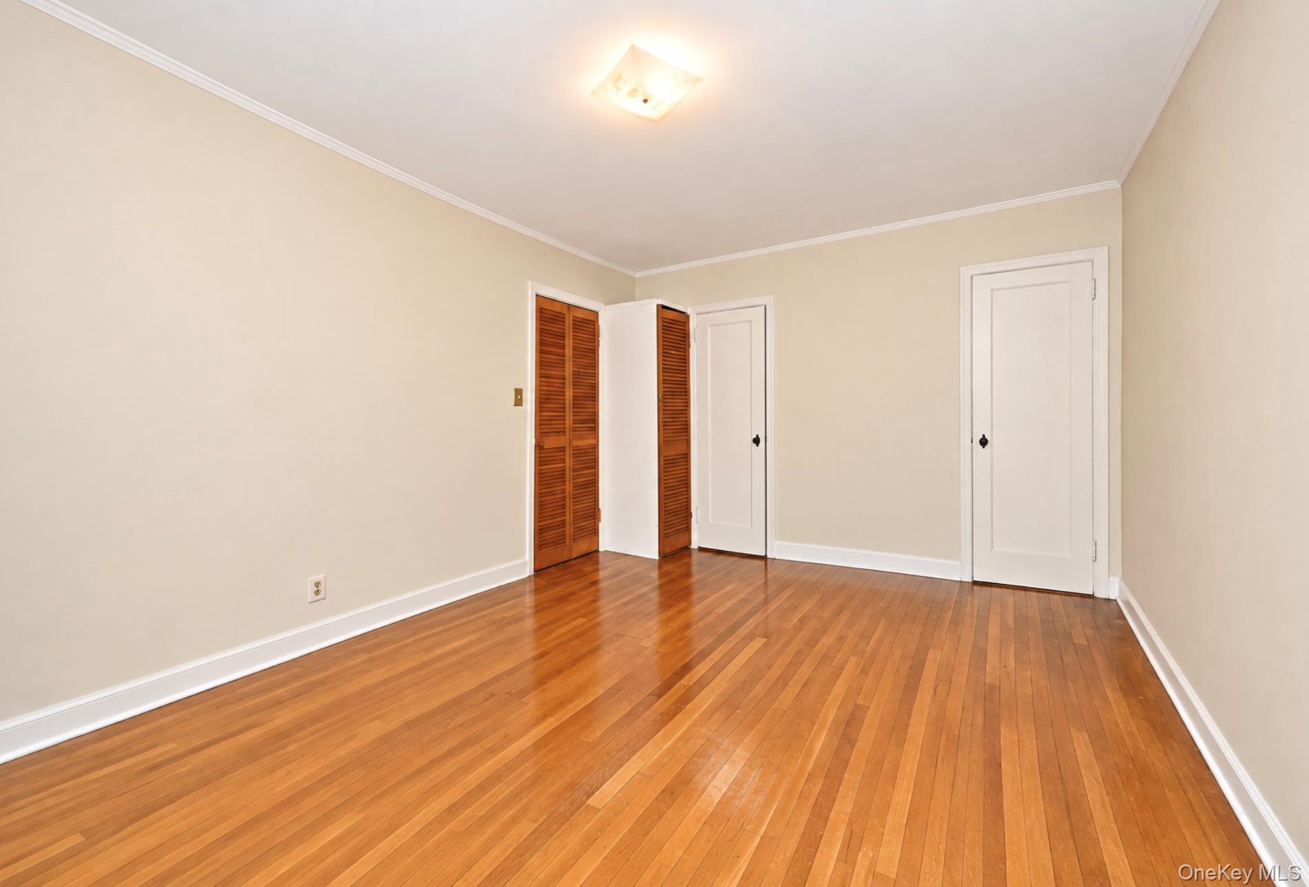 195-15 Station Road – For Sale photo 13