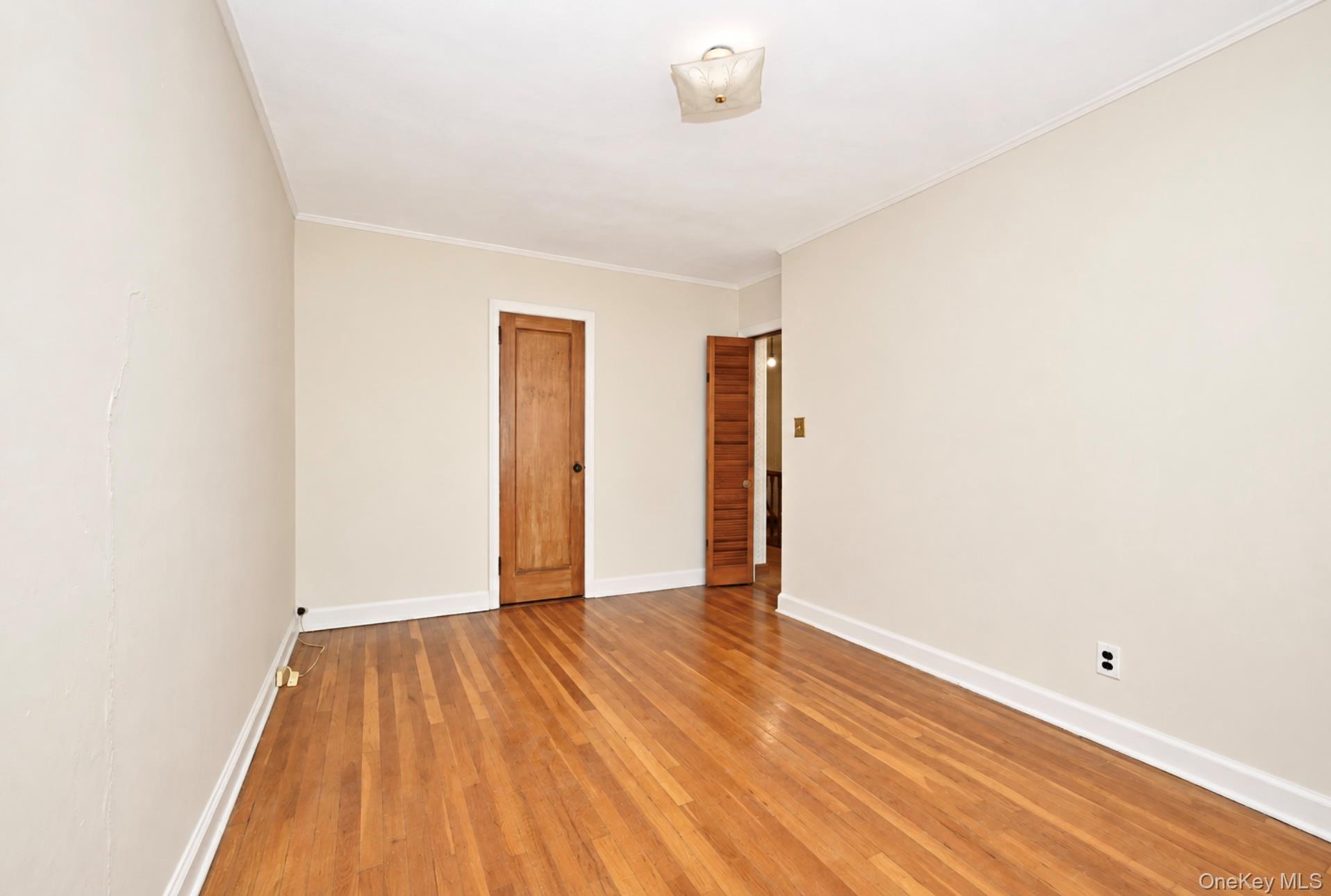 195-15 Station Road – For Sale photo 11