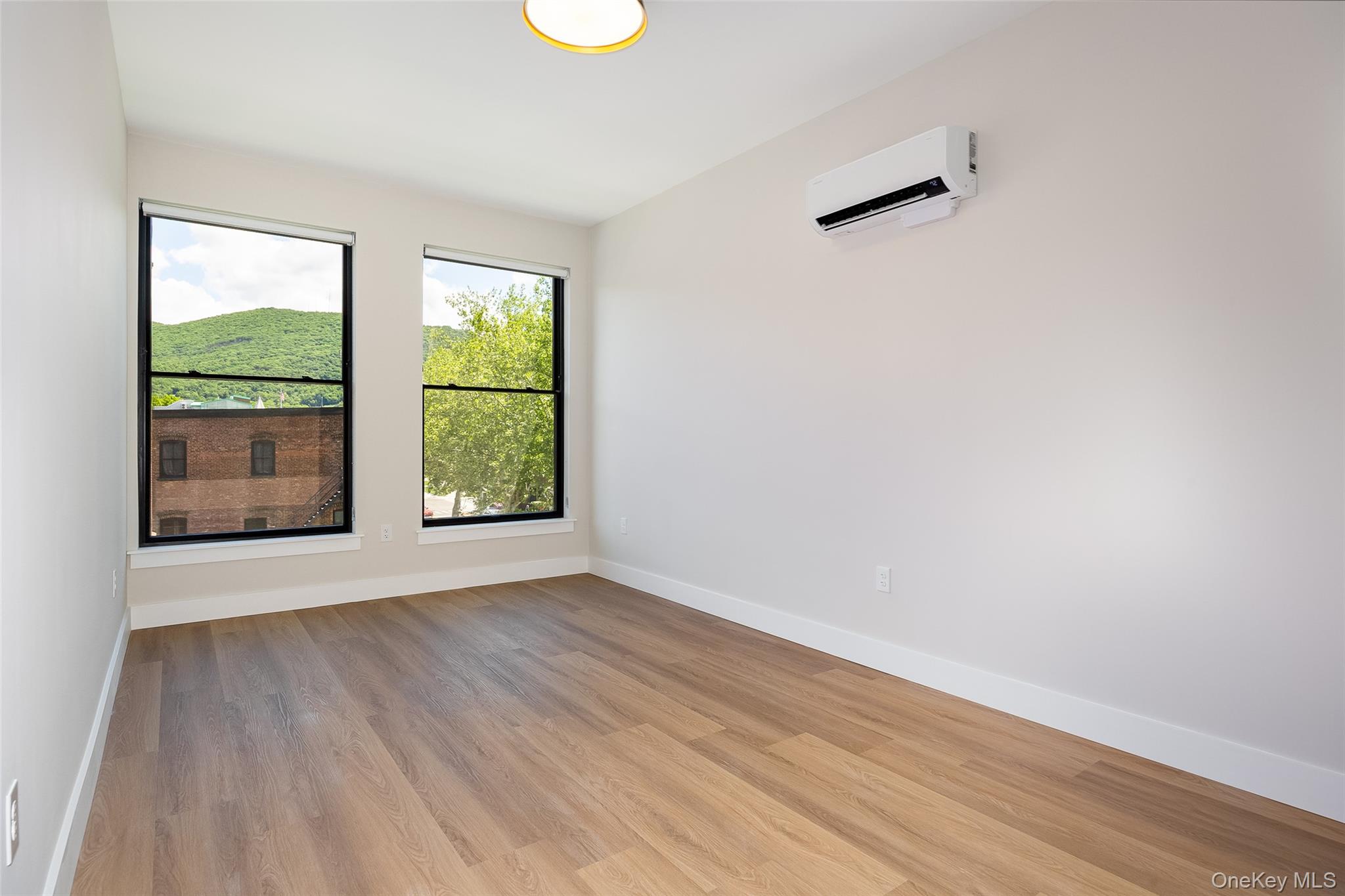 364 Main Street, Unit 303 photo 6